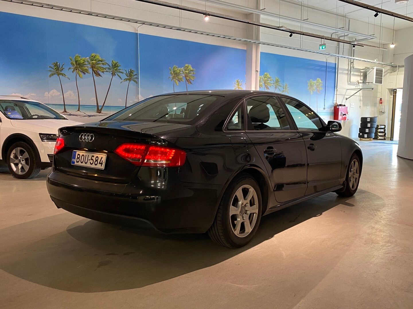 Audi A4 2011 Sedan 2,0 TDI 100kW Business- YritysOutlet - Myydään vain yrityksille - | Suomi-auto | Lohkolämmitin | Vakkari | Hyvät kesärenkaat | Hyvä huoltokirja | Pitkä leima |
