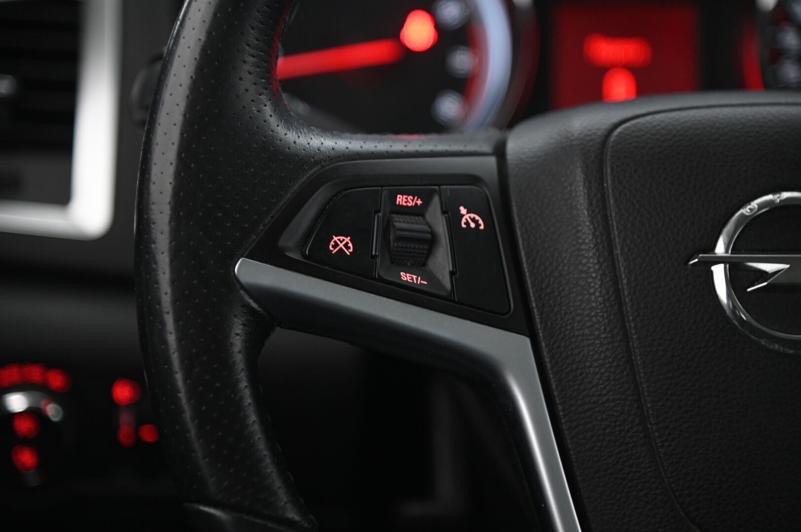 Opel Astra 2011 Sport Tourer Sport 1,4 Turbo 103kW MT6 *Suomiauto / Vakkari / Lohko / 2x Alut&Renkaat* - Juuri Huollettu / Järkevä käyttöauto