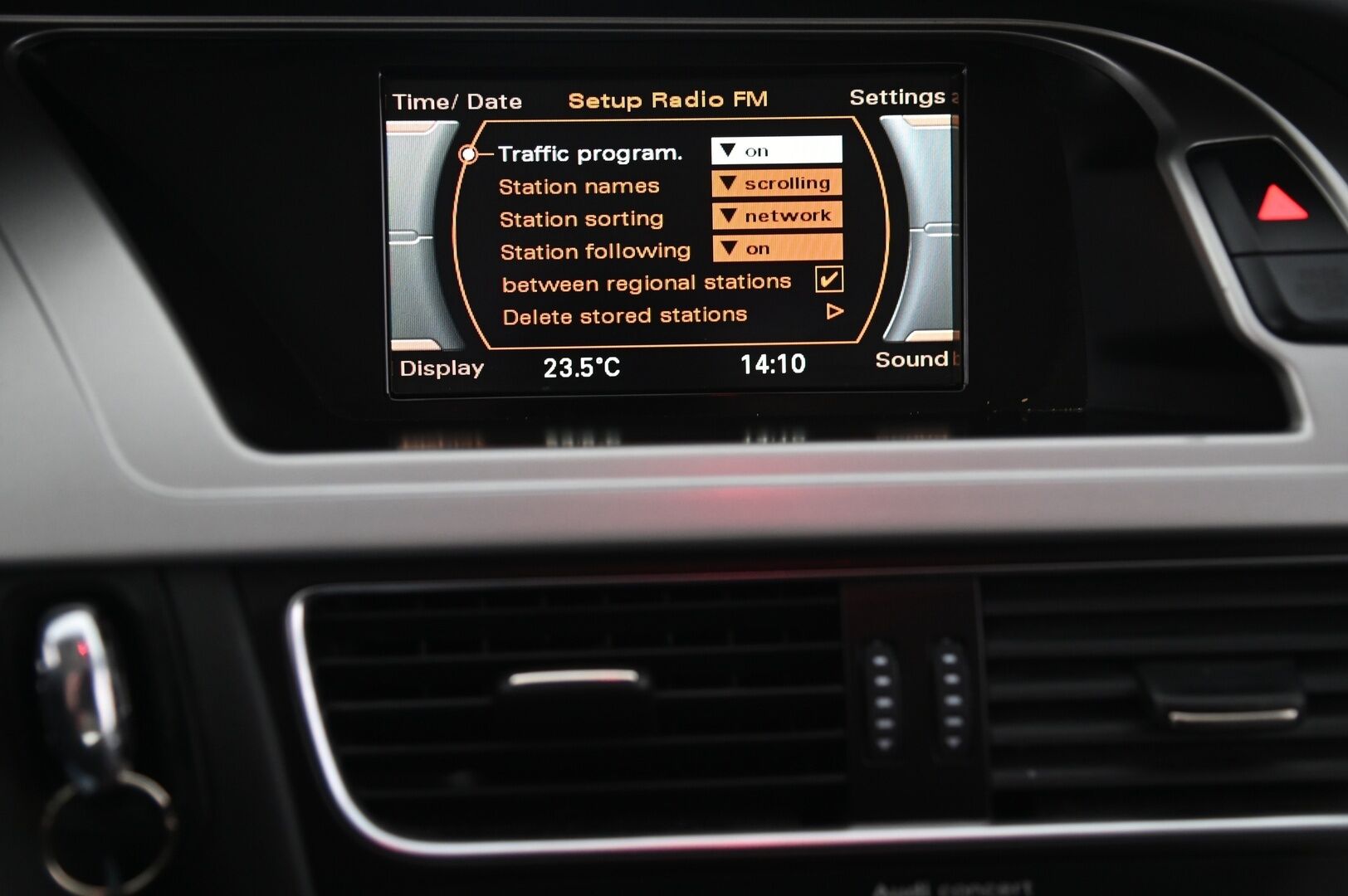 Audi A4 2009 Avant 2,0 TFSI quattro 100V *Myydään Huutokaupat.com sivun kautta*