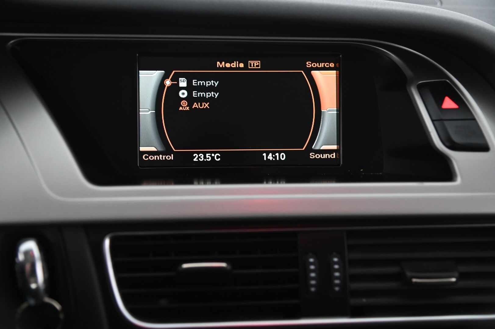 Audi A4 2009 Avant 2,0 TFSI quattro 100V *Myydään Huutokaupat.com sivun kautta*