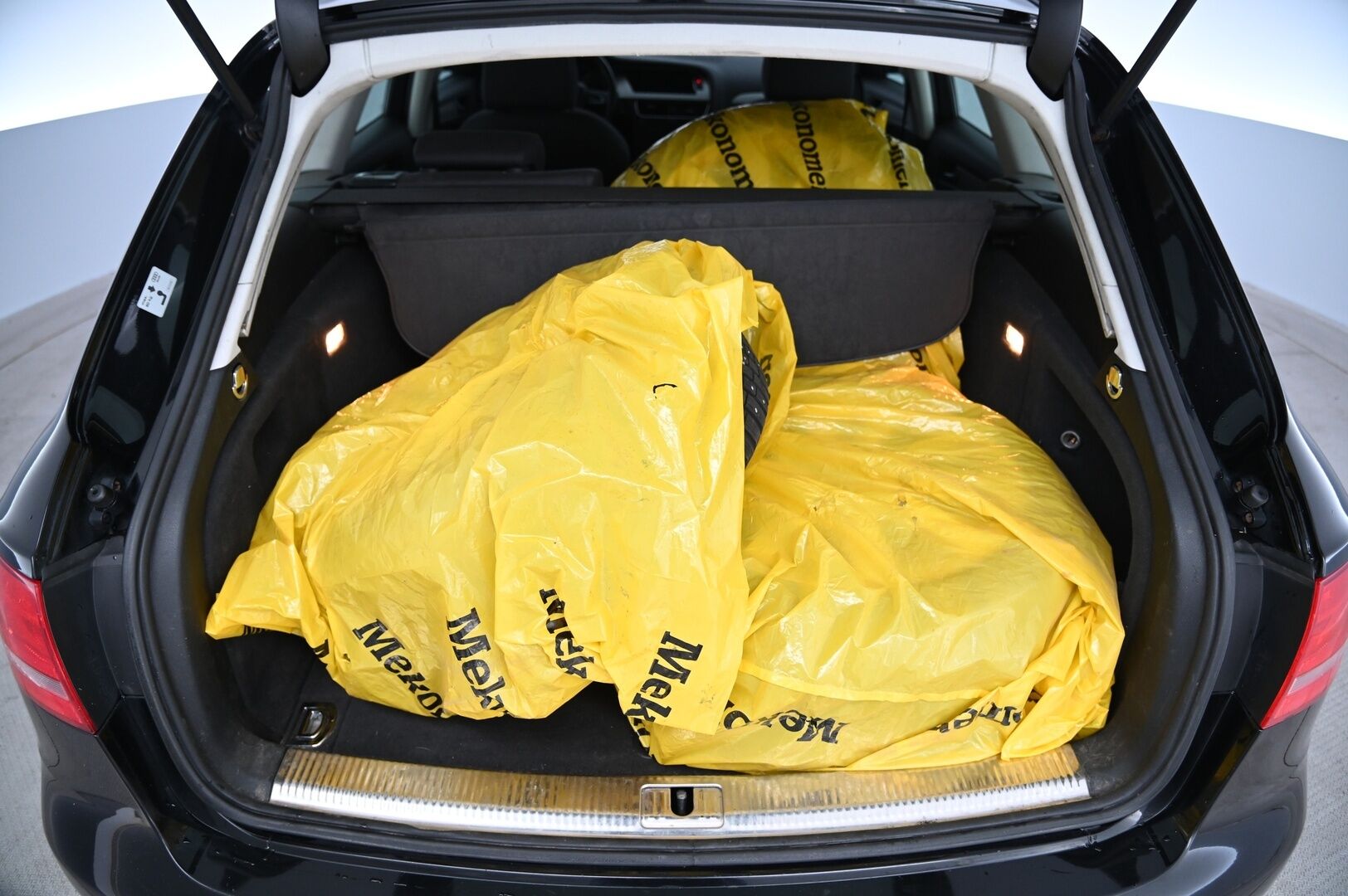 Audi A4 2009 Avant 2,0 TFSI quattro 100V *Myydään Huutokaupat.com sivun kautta*