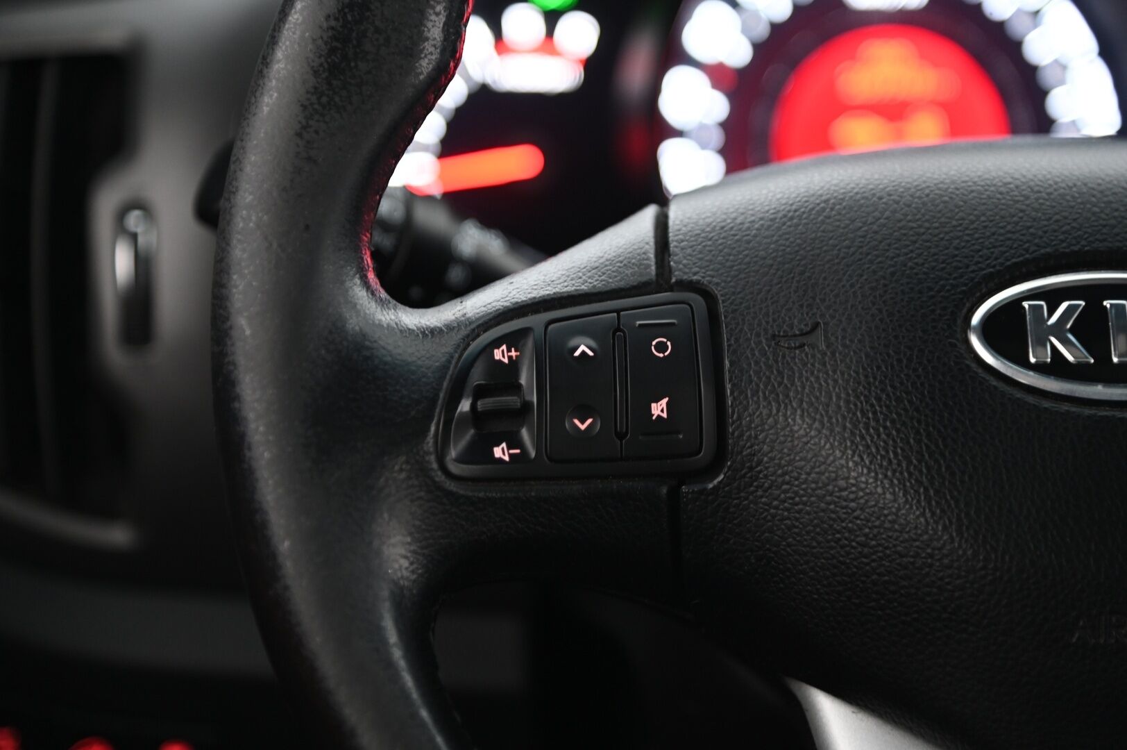 Kia Sportage 2011 2,0 AWD CRDi-R EX *Webasto / Panorama / Navi / P-kamera* - *Karjarauta / Lisä LED-valot / Pitkä leima*