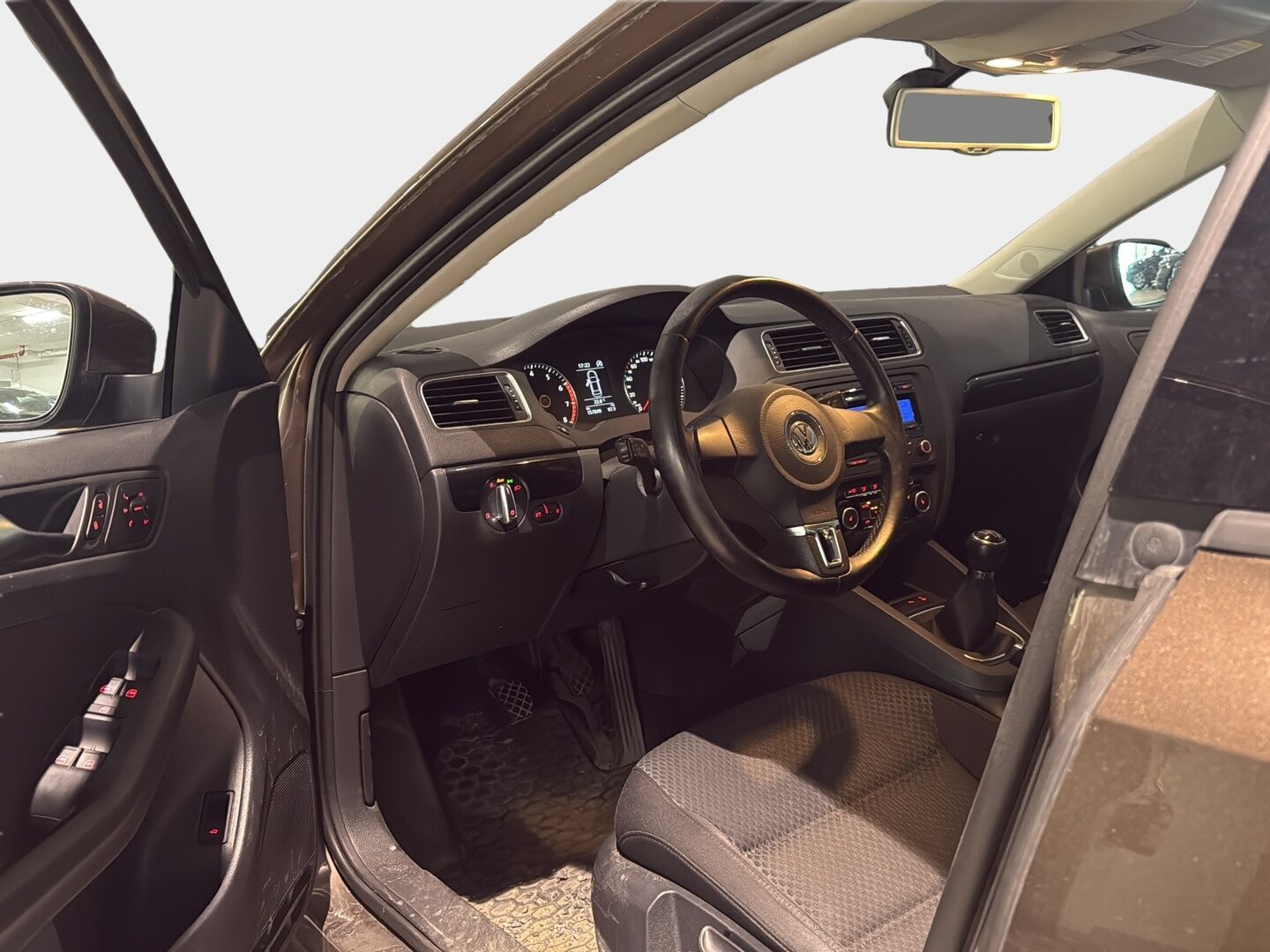 Volkswagen Jetta 2011 Comfortline 1,2 TSI 77 kW (105 hv) BlueMotion Technology - | Suomi-auto | Vetokoukku | Lohko+S.Lämmitin | Vakionopeudensäädin | Juuri katsastettu! |