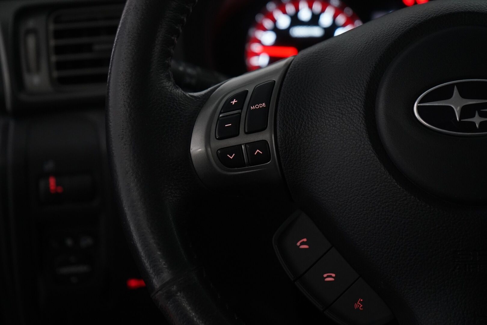 Subaru Forester 2012 2.0 XS WV AT *Vakkari / Koukku / Lohko / Ilmastointi* - Suomi-auto / Juuri katsastettu / Kahdet renkaat / Hyvät huollot