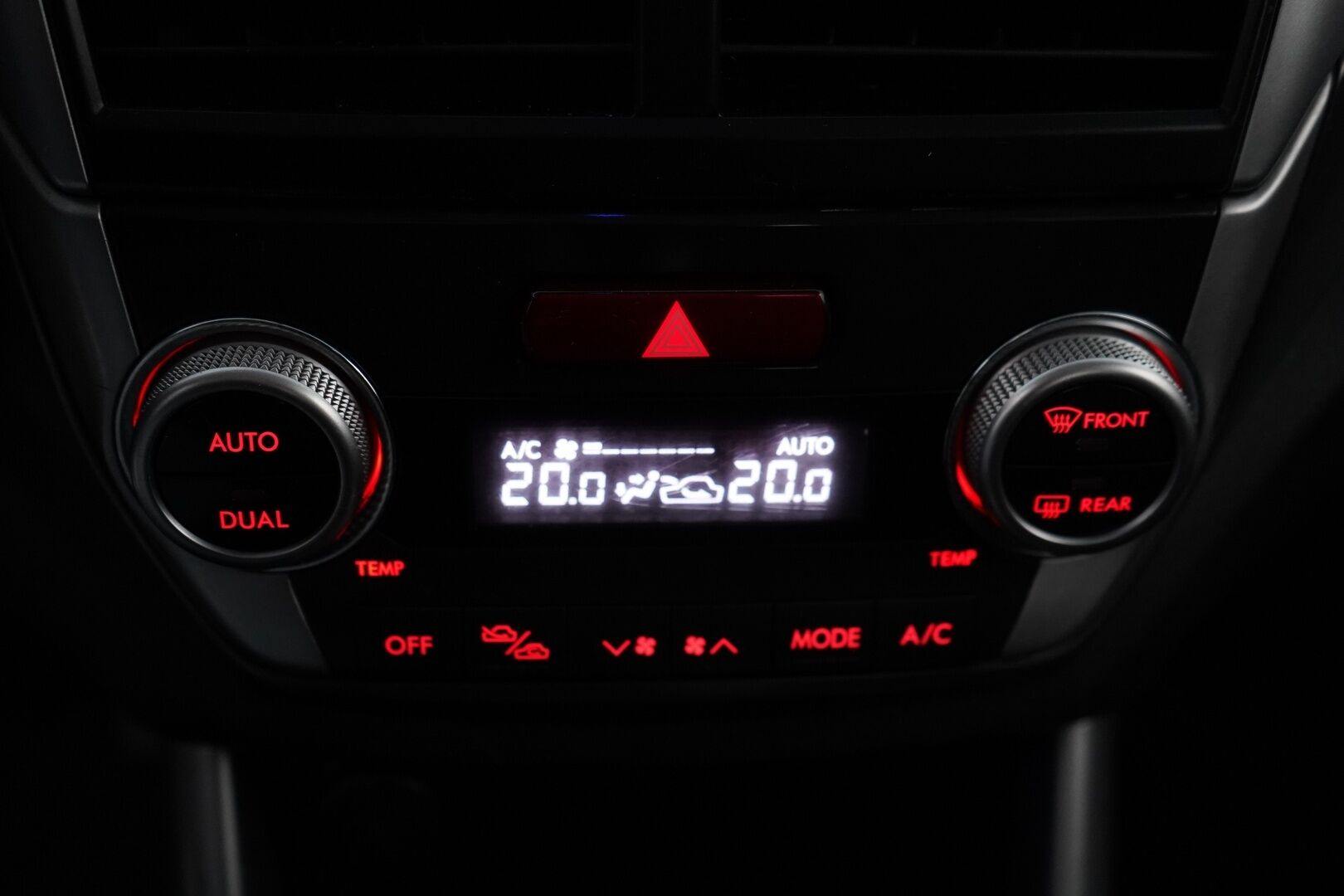 Subaru Forester 2012 2.0 XS WV AT *Vakkari / Koukku / Lohko / Ilmastointi* - Suomi-auto / Juuri katsastettu / Kahdet renkaat / Hyvät huollot