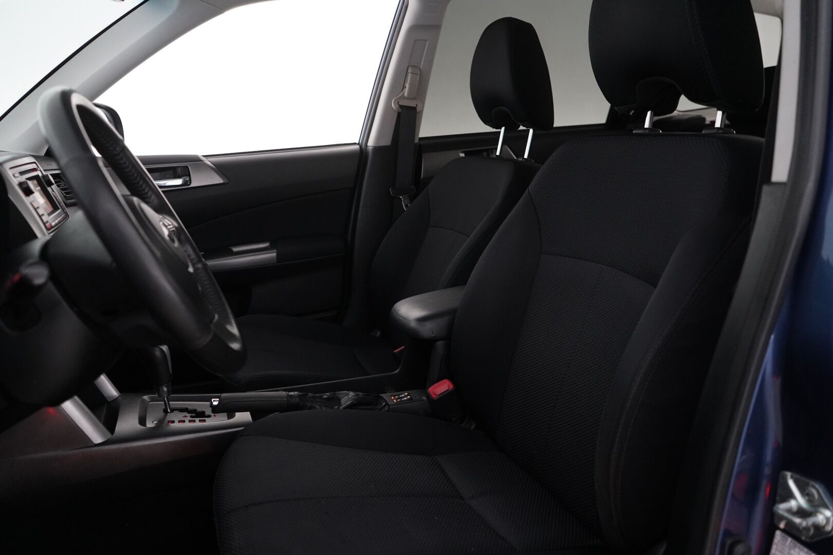 Subaru Forester 2012 2.0 XS WV AT *Vakkari / Koukku / Lohko / Ilmastointi* - Suomi-auto / Juuri katsastettu / Kahdet renkaat / Hyvät huollot