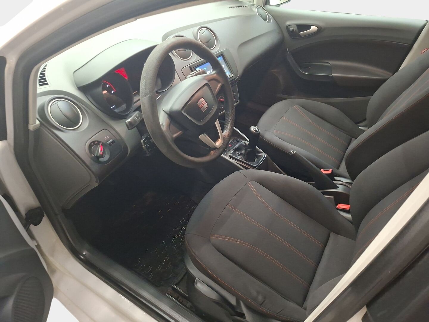 Seat IBIZA 2012 1,2 Reference * YritysOutlet - Myydään vain yrityksille / Lohko+sisä * -  YritysOutlet - Myydään vain yrityksille / Leimaa 10/2026