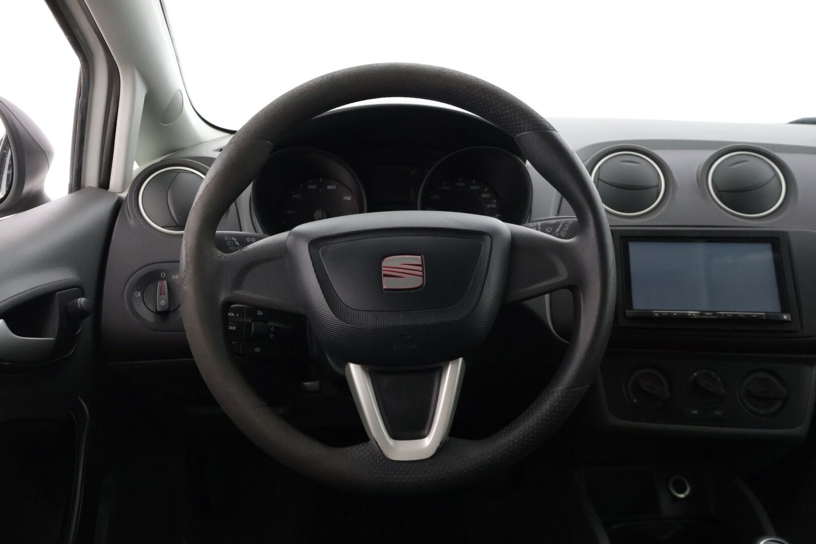 Seat IBIZA 2012 1,2 Reference *  Lohko+sisä / BT-audio / Isofix * - 2x Aluvanteet / Siisti - HULLUT VÄLIPÄIVÄT KORKOTARJOUS 2,49%