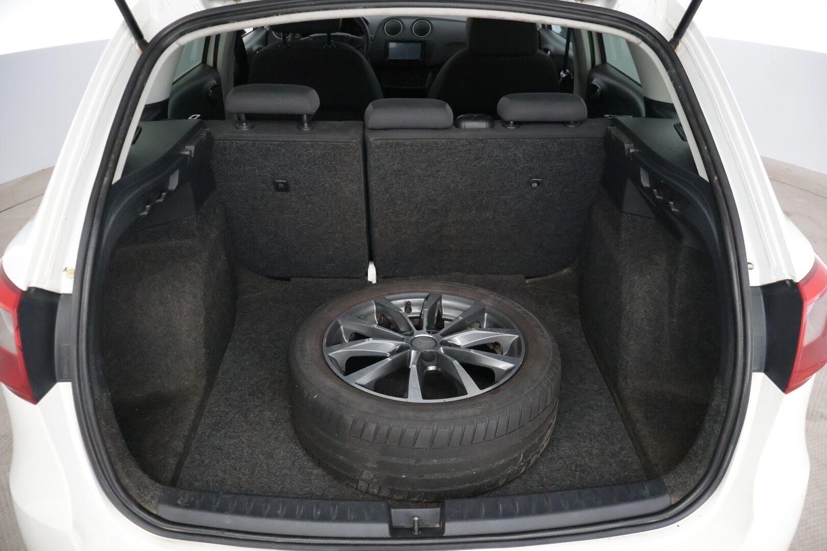 Seat IBIZA 2012 1,2 Reference *  Lohko+sisä / BT-audio / Isofix * - 2x Aluvanteet / Siisti - HULLUT VÄLIPÄIVÄT KORKOTARJOUS 2,49%