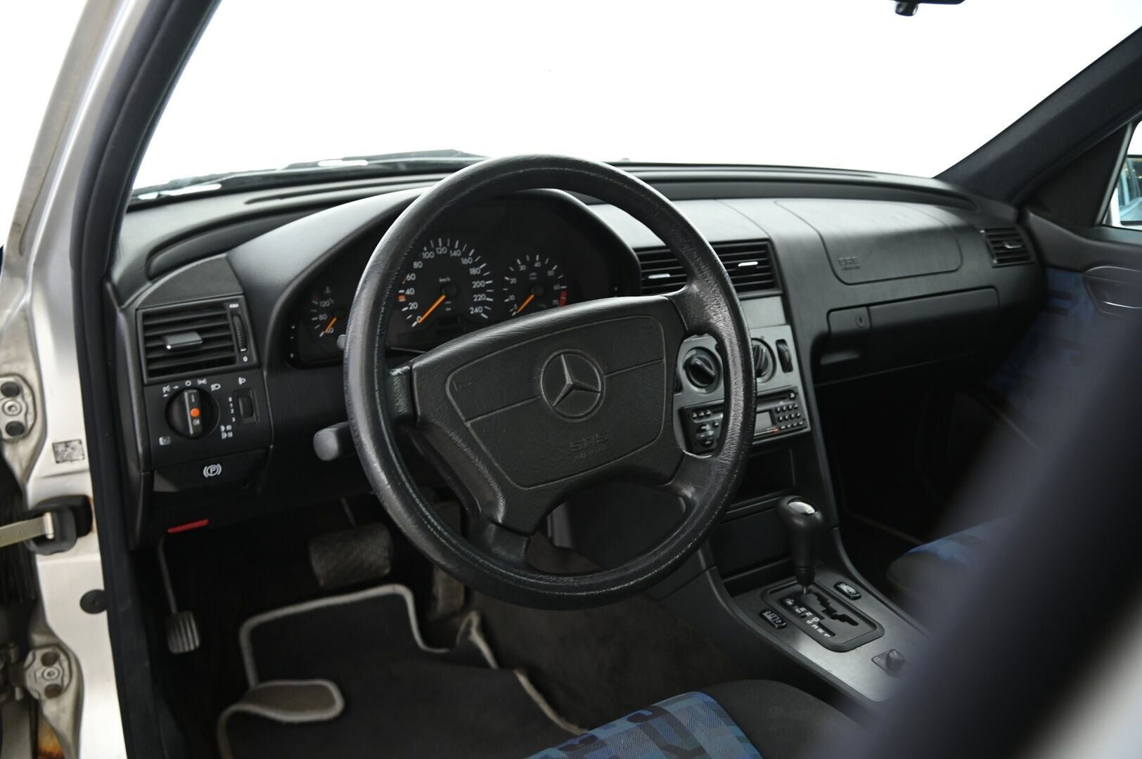 Mercedes-Benz C 1996 4D SEDAN C 230-AUTOMATIC-202023/269 *Myydään Huutokaupat.com*