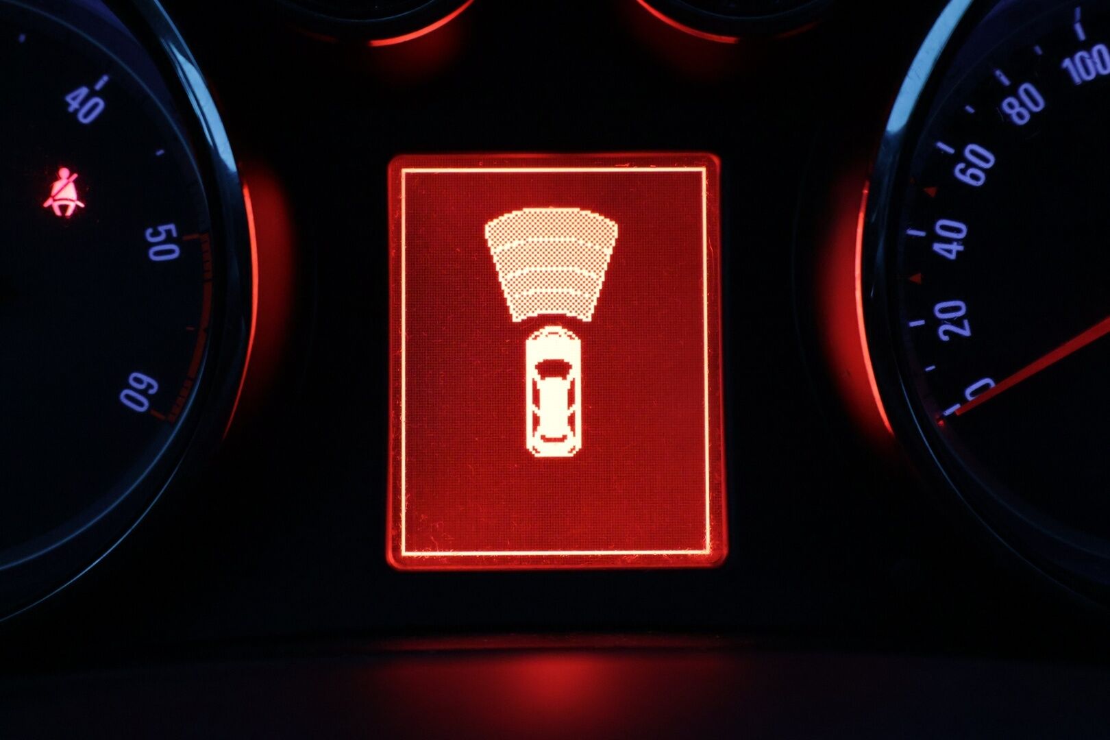 Opel Insignia 2012 5-ov Edition 2,0 CDTI ecoFLEX DPF 118kW AT6 BL**YritysOutlet - Myydään vain yrityksille - *2x erinomaiset renkaat / Lohko sisäpistokkeella / Vetokoukku / Vakkari / Suomi-auto*