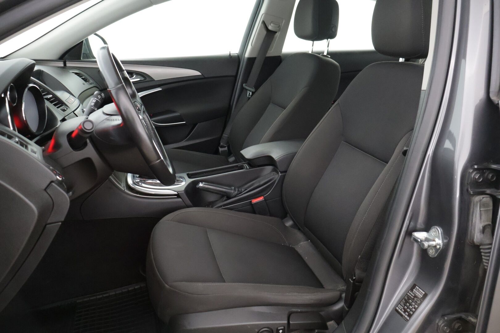 Opel Insignia 2012 5-ov Edition 2,0 CDTI ecoFLEX DPF 118kW AT6 BL**YritysOutlet - Myydään vain yrityksille - *2x erinomaiset renkaat / Lohko sisäpistokkeella / Vetokoukku / Vakkari / Suomi-auto*