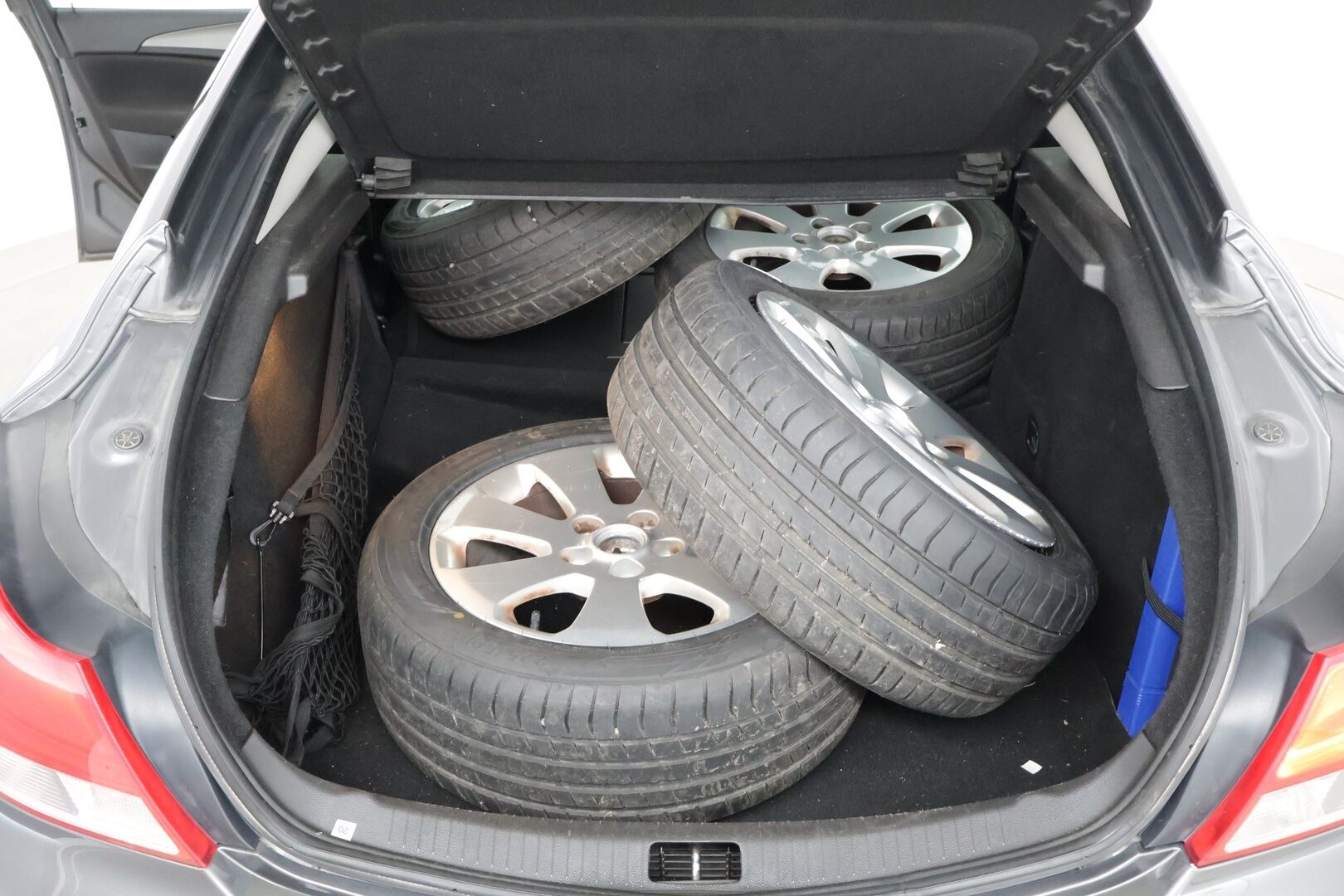 Opel Insignia 2012 5-ov Edition 2,0 CDTI ecoFLEX DPF 118kW AT6 BL**YritysOutlet - Myydään vain yrityksille - *2x erinomaiset renkaat / Lohko sisäpistokkeella / Vetokoukku / Vakkari / Suomi-auto*