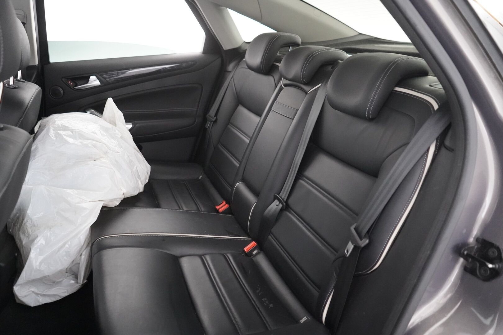 Ford Mondeo 2012 YritysOutlet - Myydään vain yrityksille - ACC | Webasto | Ilmastoidut nahat | Irrotettava vetokoukku | Kahdet renkaat alumiinivantein | Säntilliset huollot