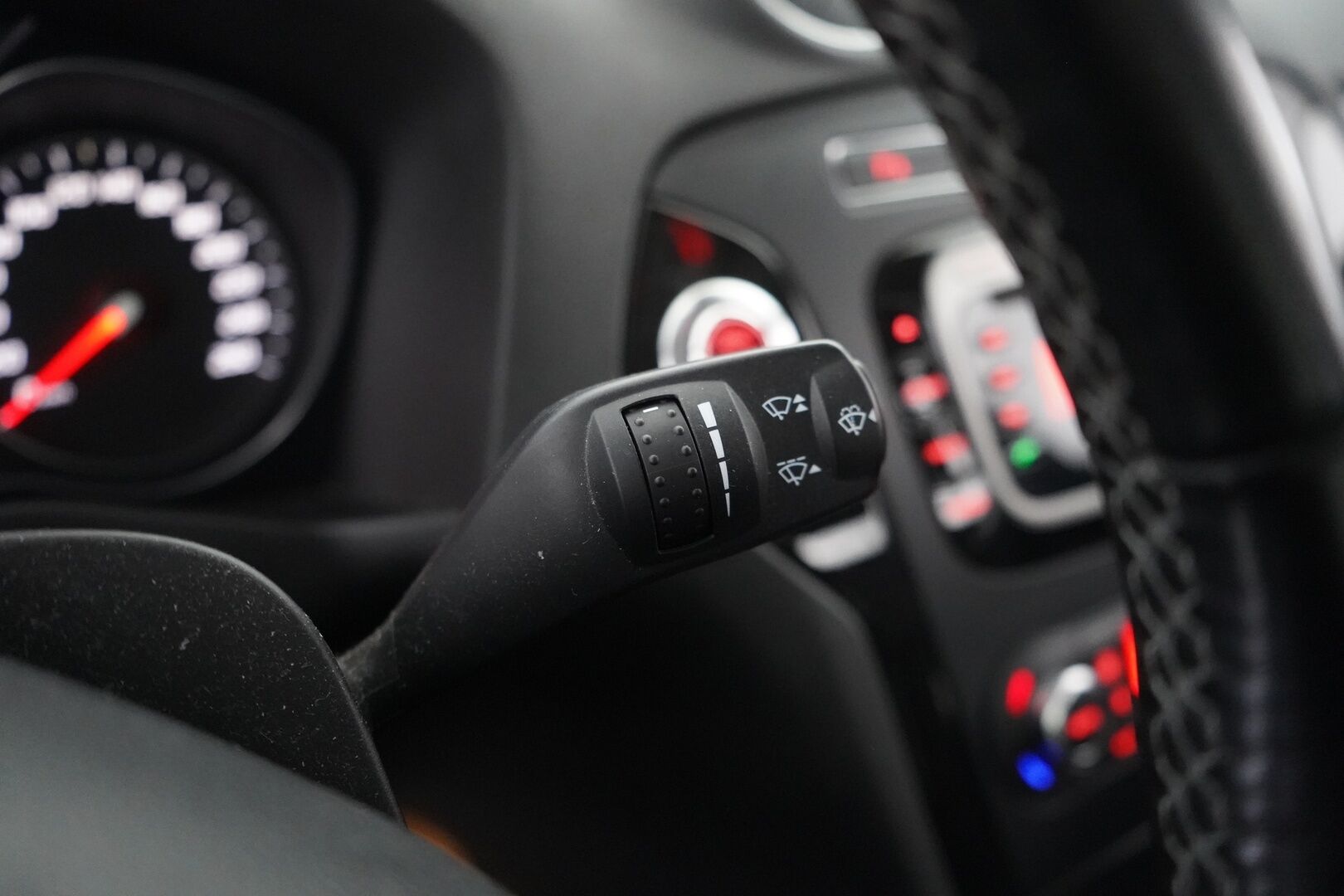 Ford Mondeo 2012 YritysOutlet - Myydään vain yrityksille - ACC | Webasto | Ilmastoidut nahat | Irrotettava vetokoukku | Kahdet renkaat alumiinivantein | Säntilliset huollot