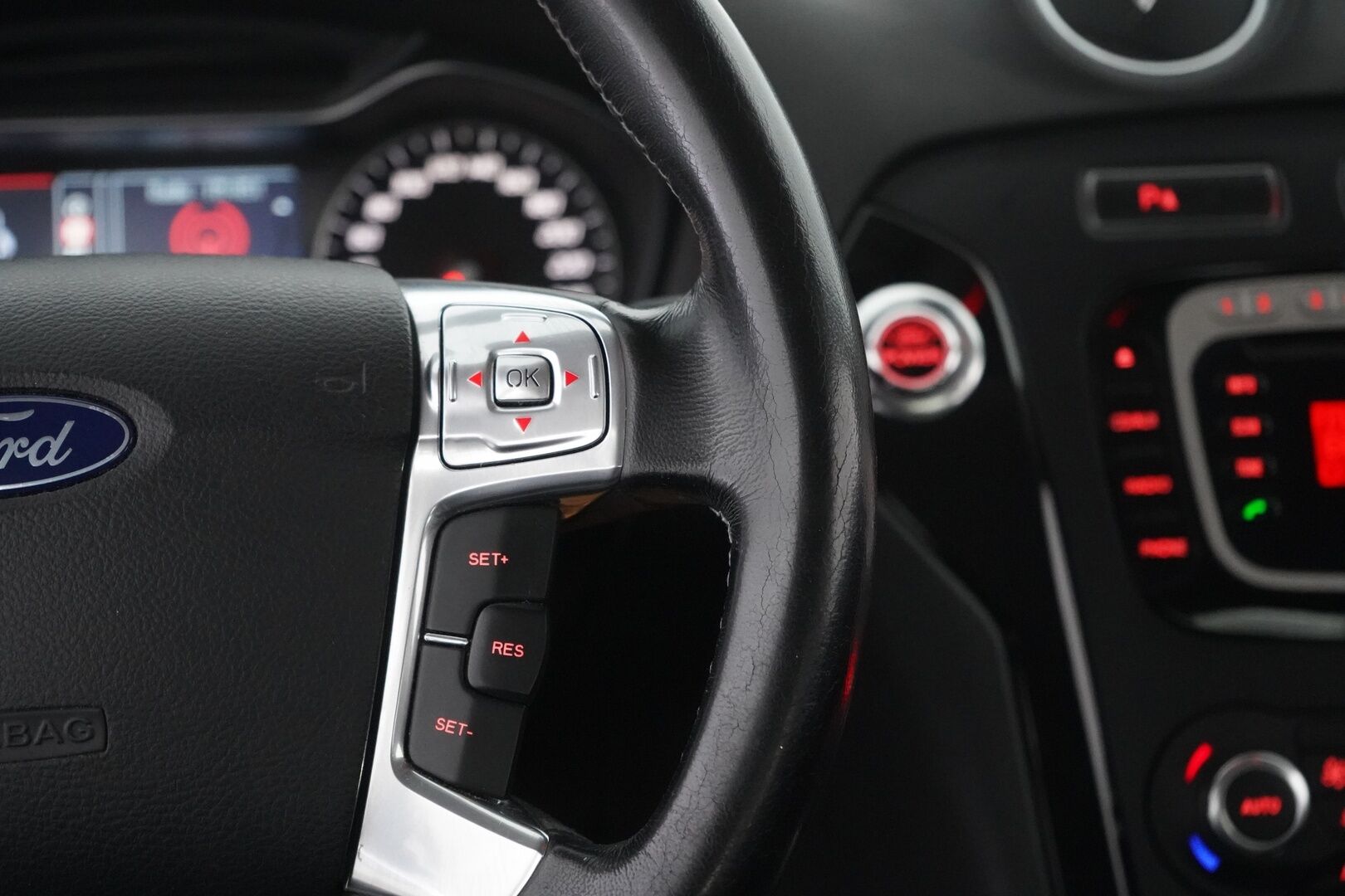 Ford Mondeo 2012 YritysOutlet - Myydään vain yrityksille - ACC | Webasto | Ilmastoidut nahat | Irrotettava vetokoukku | Kahdet renkaat alumiinivantein | Säntilliset huollot