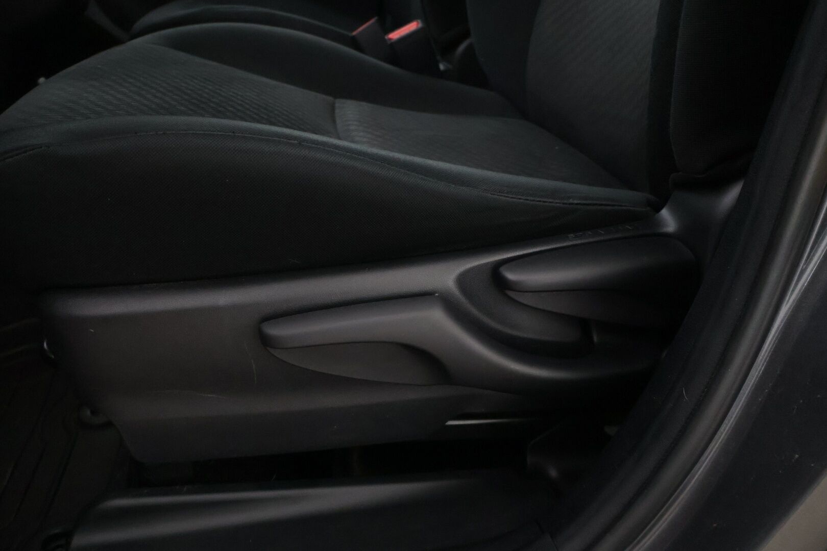 Toyota Verso-S 2011 1,33 Dual VVT-i Stop & Start Linea Sol *Suomi-auto / Kamera / Lohkolämmitin + sisäpistoke / Merkkihuollettu* - Todella siisti / Suomi-auto / Merkkikirja