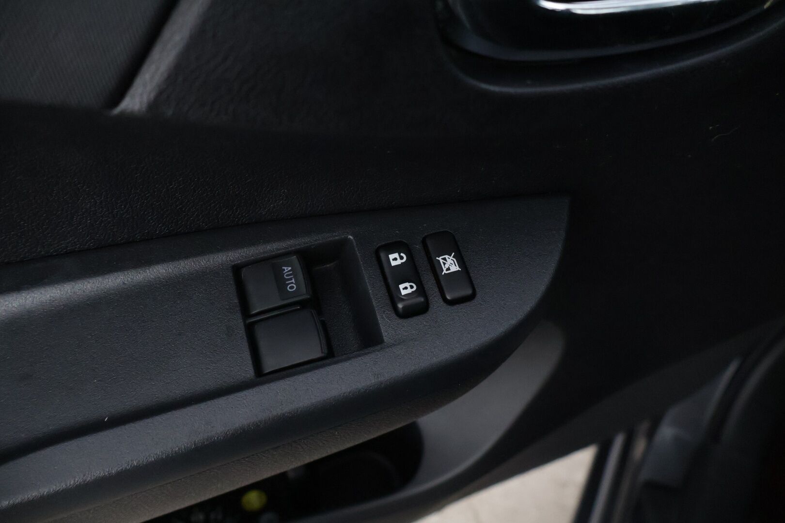 Toyota Verso-S 2011 1,33 Dual VVT-i Stop & Start Linea Sol *Suomi-auto / Kamera / Lohkolämmitin + sisäpistoke / Merkkihuollettu* - Todella siisti / Suomi-auto / Merkkikirja