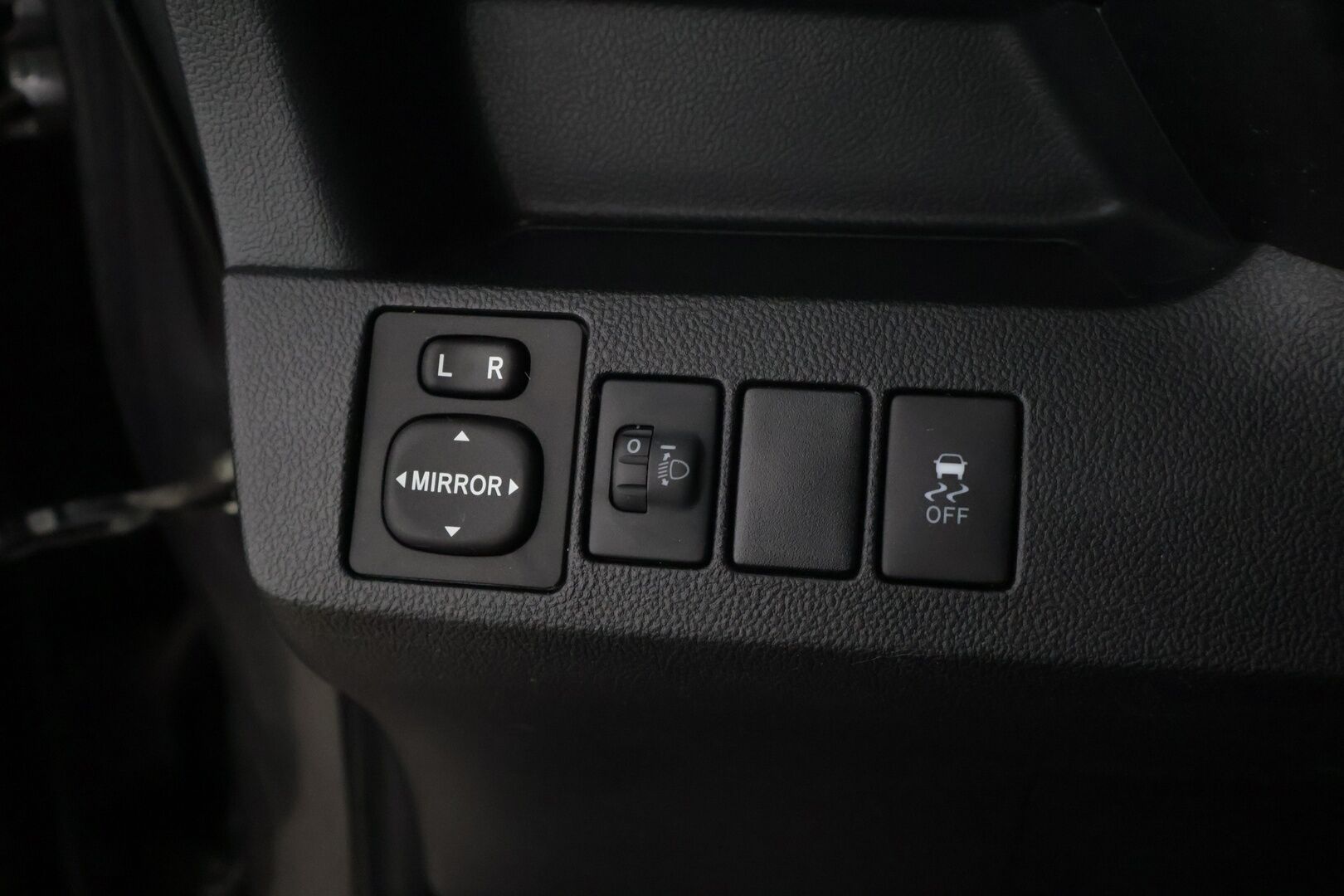 Toyota Verso-S 2011 1,33 Dual VVT-i Stop & Start Linea Sol *Suomi-auto / Kamera / Lohkolämmitin + sisäpistoke / Merkkihuollettu* - Todella siisti / Suomi-auto / Merkkikirja