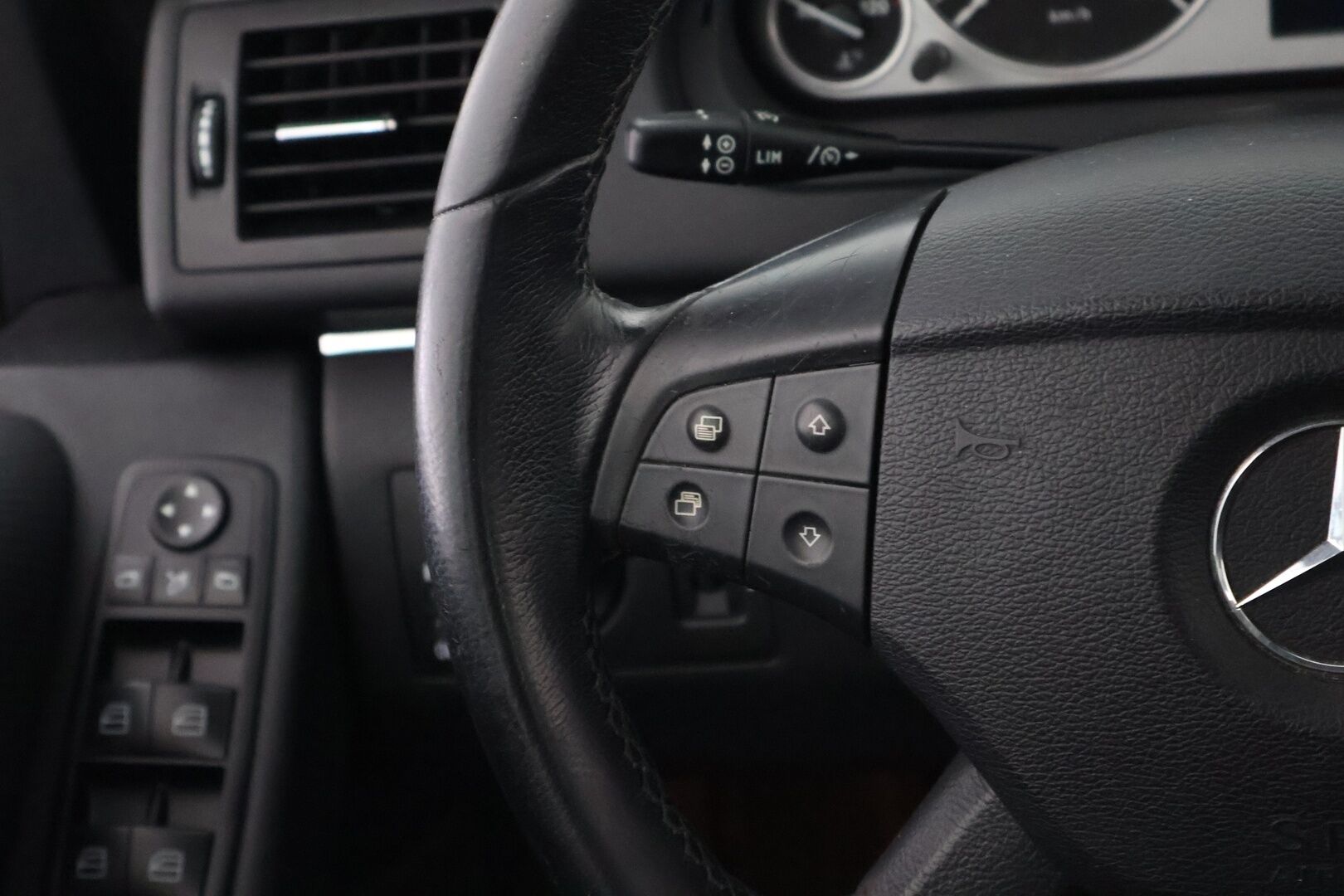 Mercedes-Benz B 2010 200 - Vakkari / Metalliväri / Ilmastointi / Merkkihuollot / Penkinlämmittimet / 2x Renkaat / Juuri tullut!