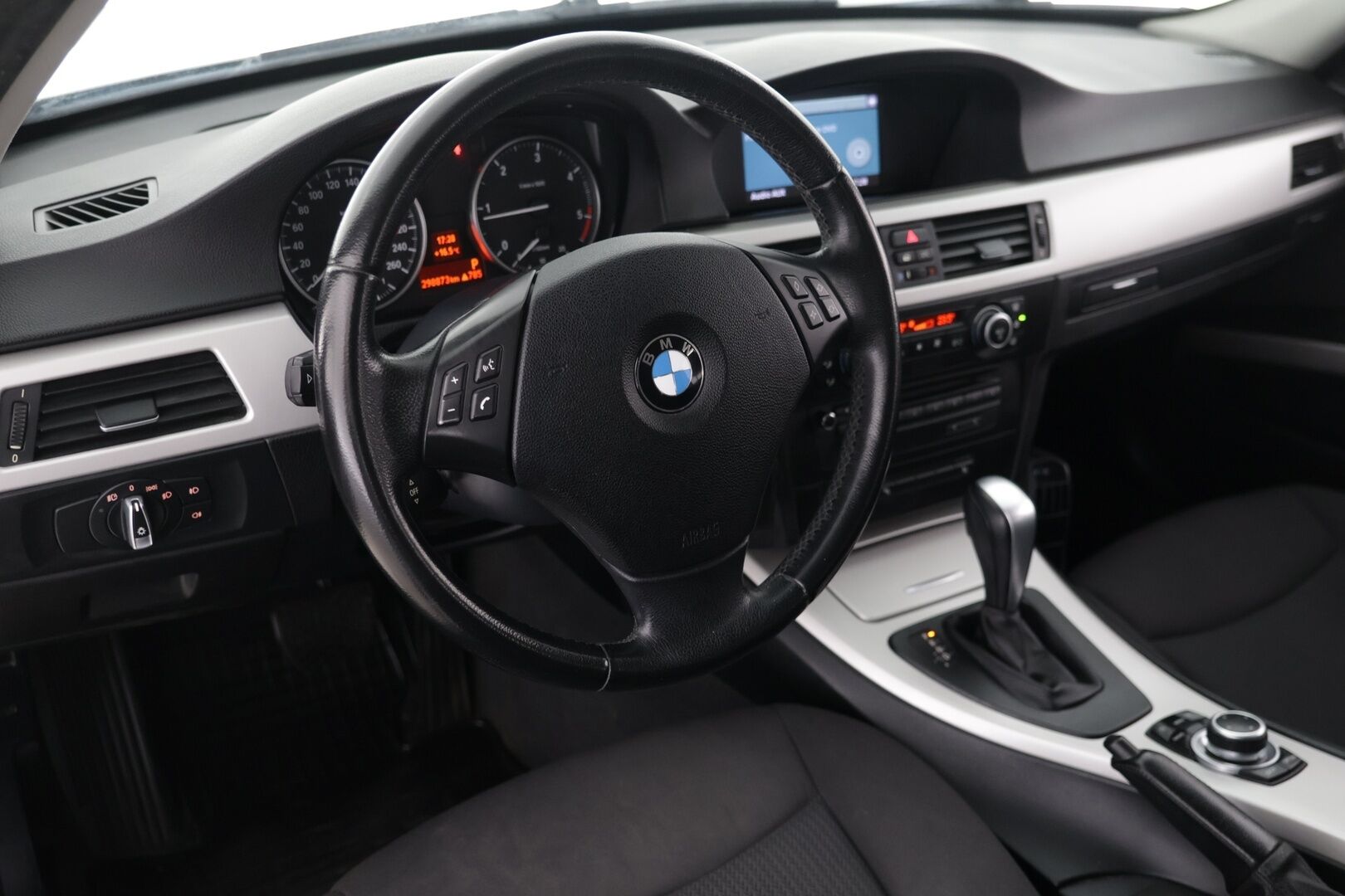 BMW 320 2008 E91 Touring */ Panoraama / Juuri katsastettu / Lohko /* *YritysOutlet, Myydään vain yrityksille!*