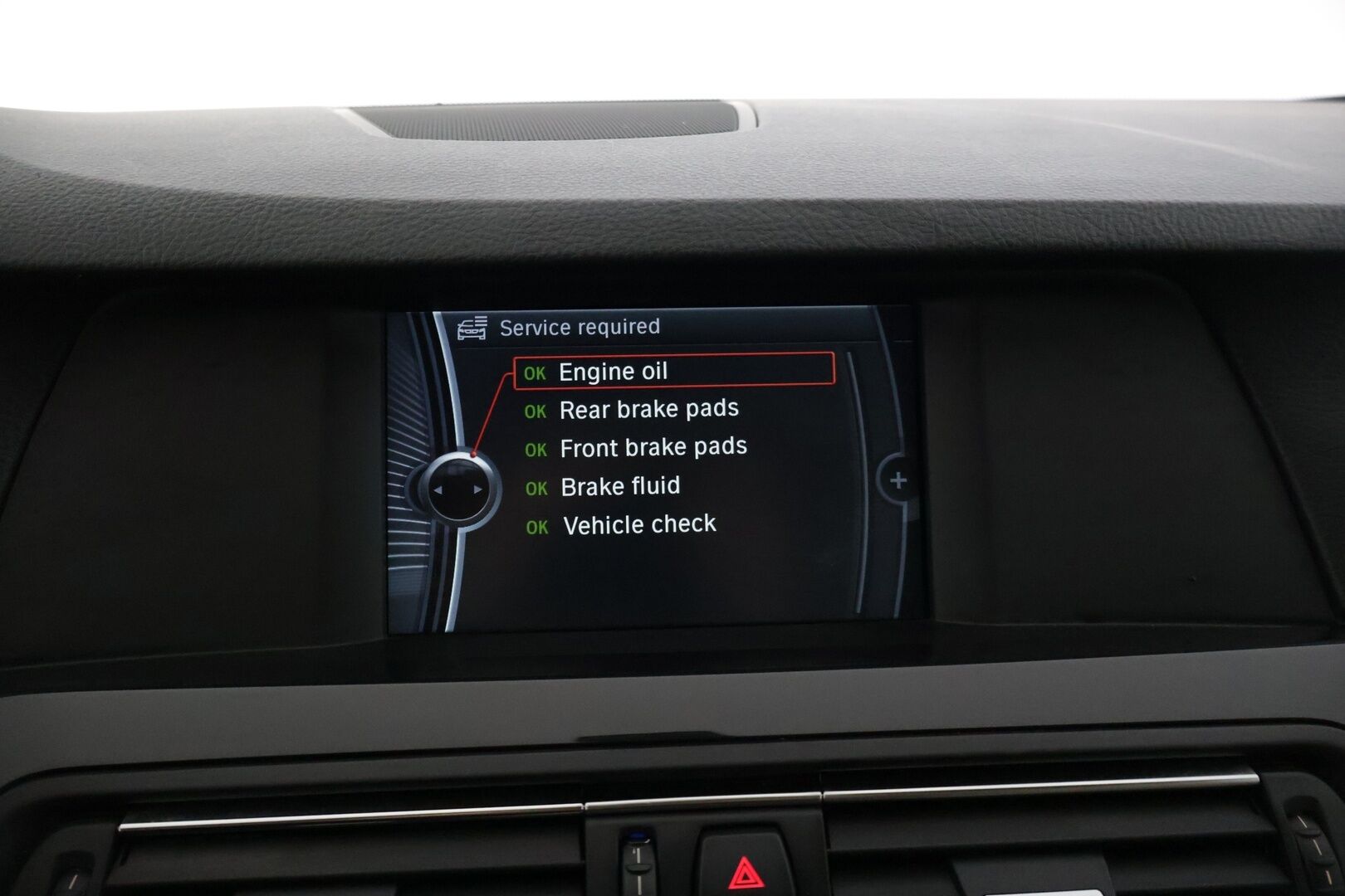 BMW 520 2012 TwinPower Turbo A F10 Sedan Business* Lohkolämmitin / Vakkari / Vaaleet sporttinahat / Tutkat eteen ja taakse * - * Suomi-auto hyvällä pidolla ollut *