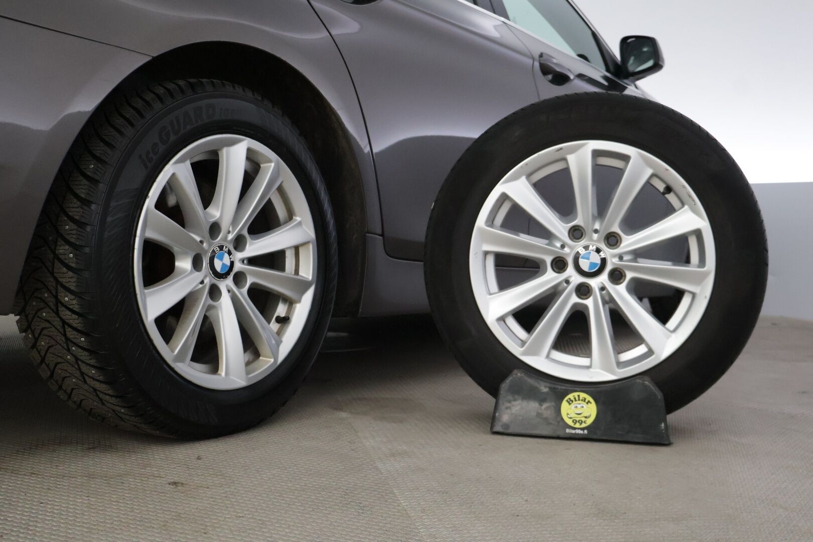 BMW 520 2012 TwinPower Turbo A F10 Sedan Business* Lohkolämmitin / Vakkari / Vaaleet sporttinahat / Tutkat eteen ja taakse * - * Suomi-auto hyvällä pidolla ollut *