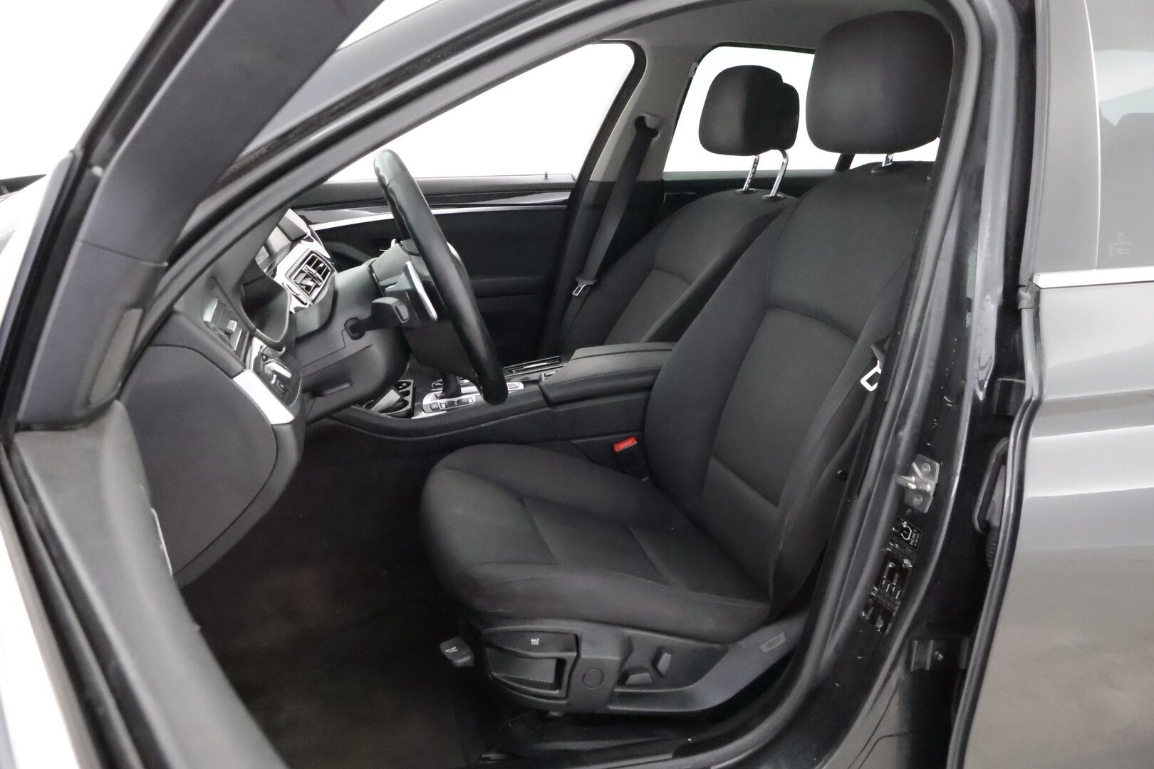 BMW 525 2012 TwinPower Turbo Sport A F10 Sedan Business- YritysOutlet - Myydään vain yrityksille - - YritysOutlet - Myydään vain yrityksille