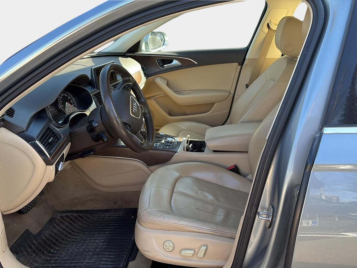 Audi A6 2011 Sedan 3,0 V6 TDI 150 kW quattro S tronic Start-Stop *YritysOutlet, Myydään vain yrityksille!* - * Muistinahat / Bluetooth / Vakkari / P-Tutkat / Suomi-auto *