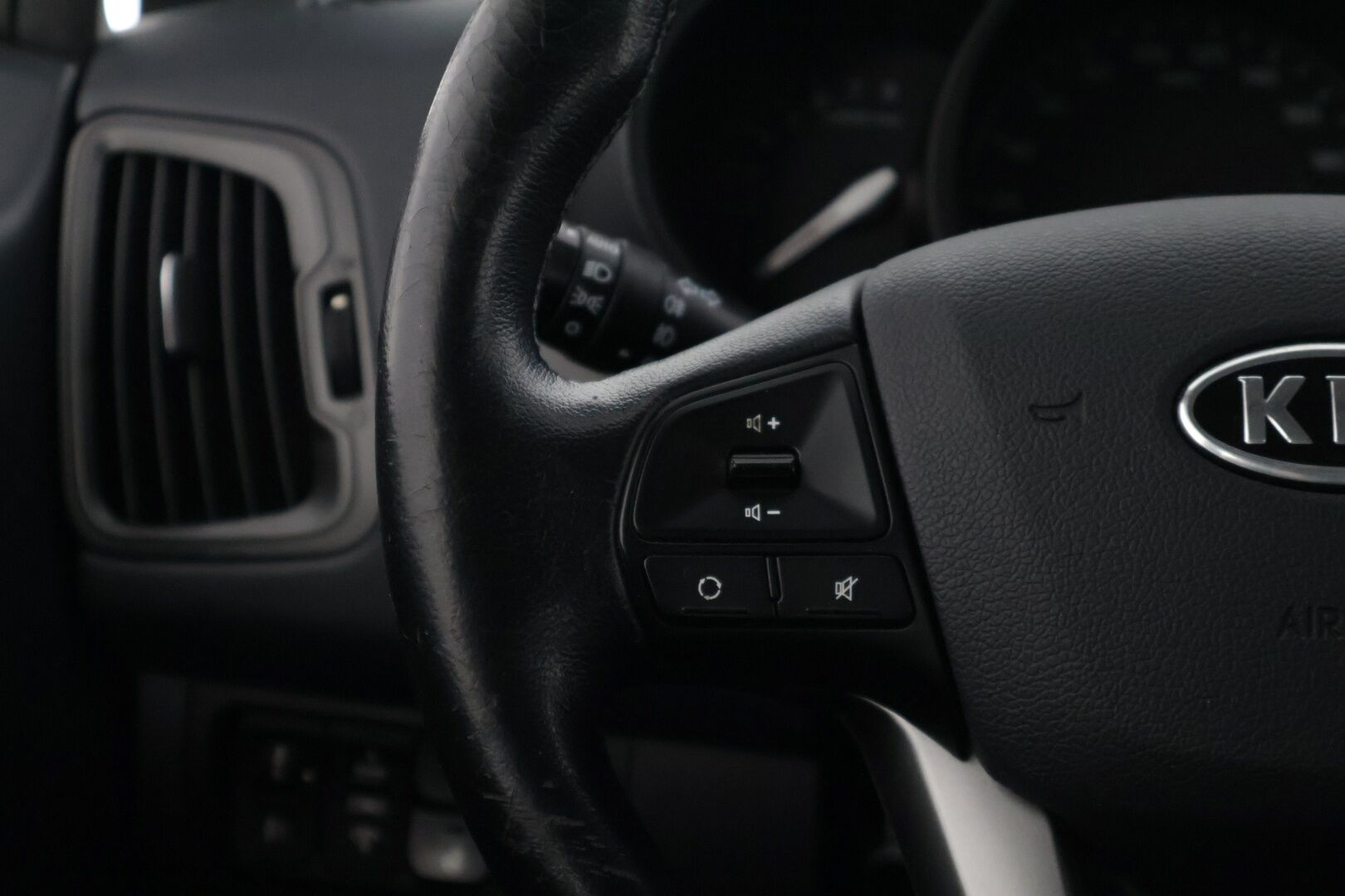 Kia Rio 2012 1,4 ISG EX 5D EcoDynamics - * Ratinlämmitin / Peruutustutkat / 2x Renkaat / Ilmastointi *