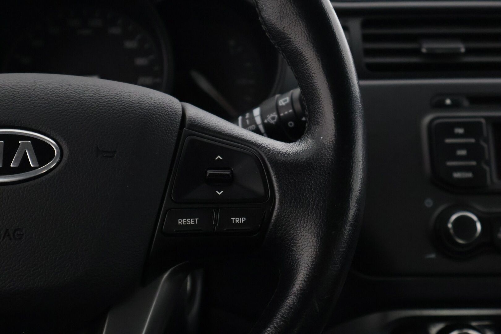 Kia Rio 2012 1,4 ISG EX 5D EcoDynamics - * Ratinlämmitin / Peruutustutkat / 2x Renkaat / Ilmastointi *