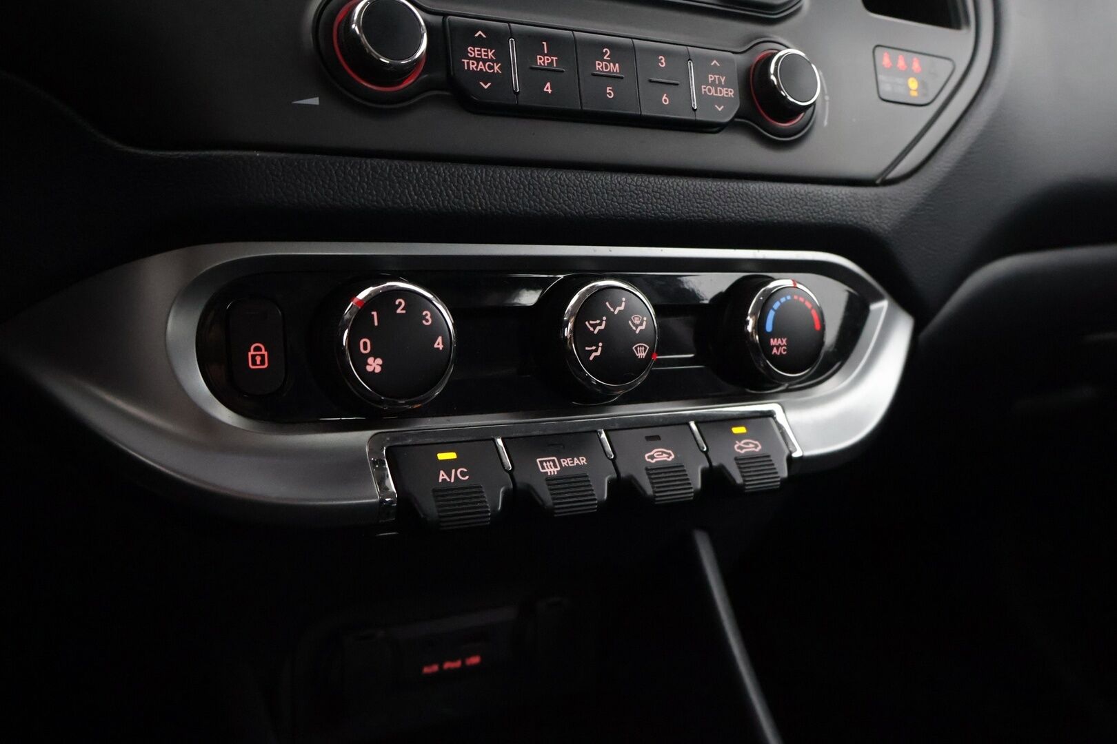 Kia Rio 2012 1,4 ISG EX 5D EcoDynamics - * Ratinlämmitin / Peruutustutkat / 2x Renkaat / Ilmastointi *