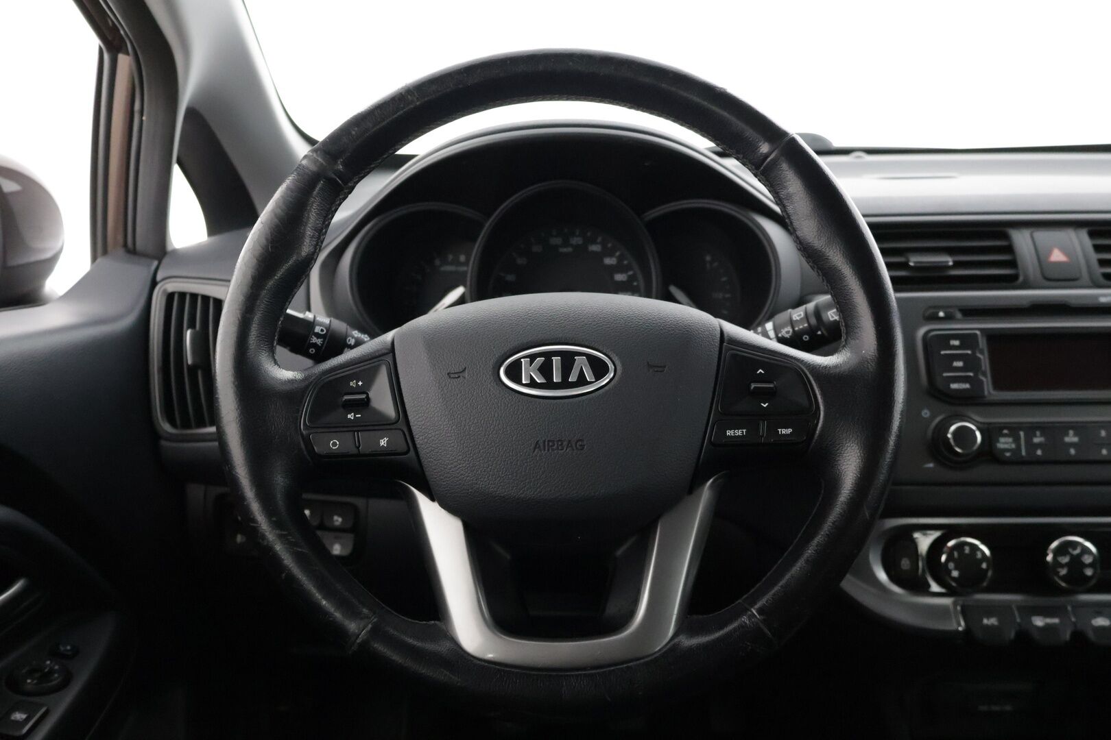 Kia Rio 2012 1,4 ISG EX 5D EcoDynamics - * Ratinlämmitin / Peruutustutkat / 2x Renkaat / Ilmastointi *