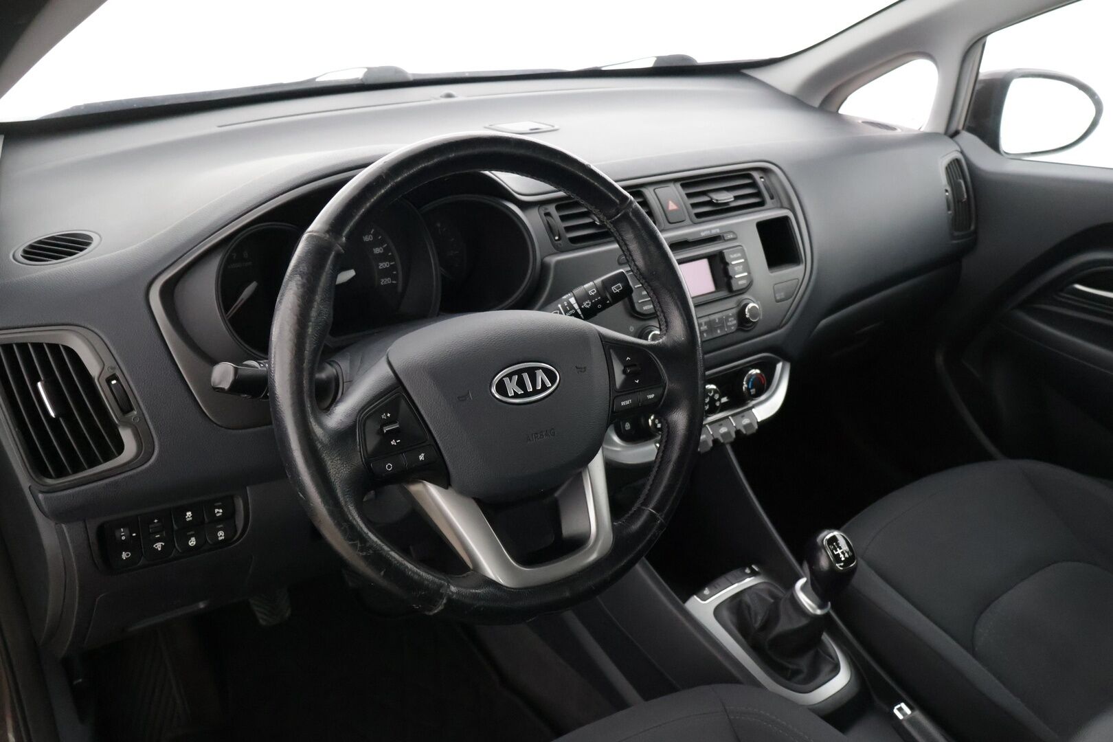 Kia Rio 2012 1,4 ISG EX 5D EcoDynamics - * Ratinlämmitin / Peruutustutkat / 2x Renkaat / Ilmastointi *