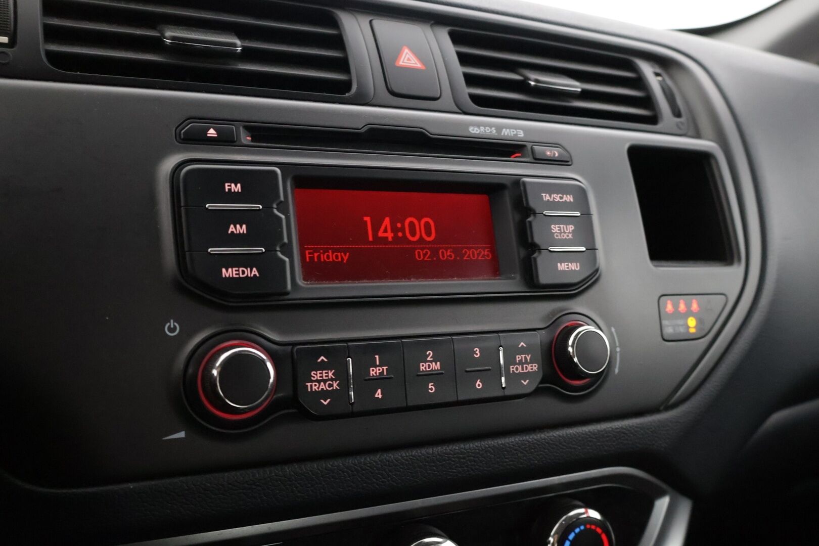 Kia Rio 2012 1,4 ISG EX 5D EcoDynamics - * Ratinlämmitin / Peruutustutkat / 2x Renkaat / Ilmastointi *