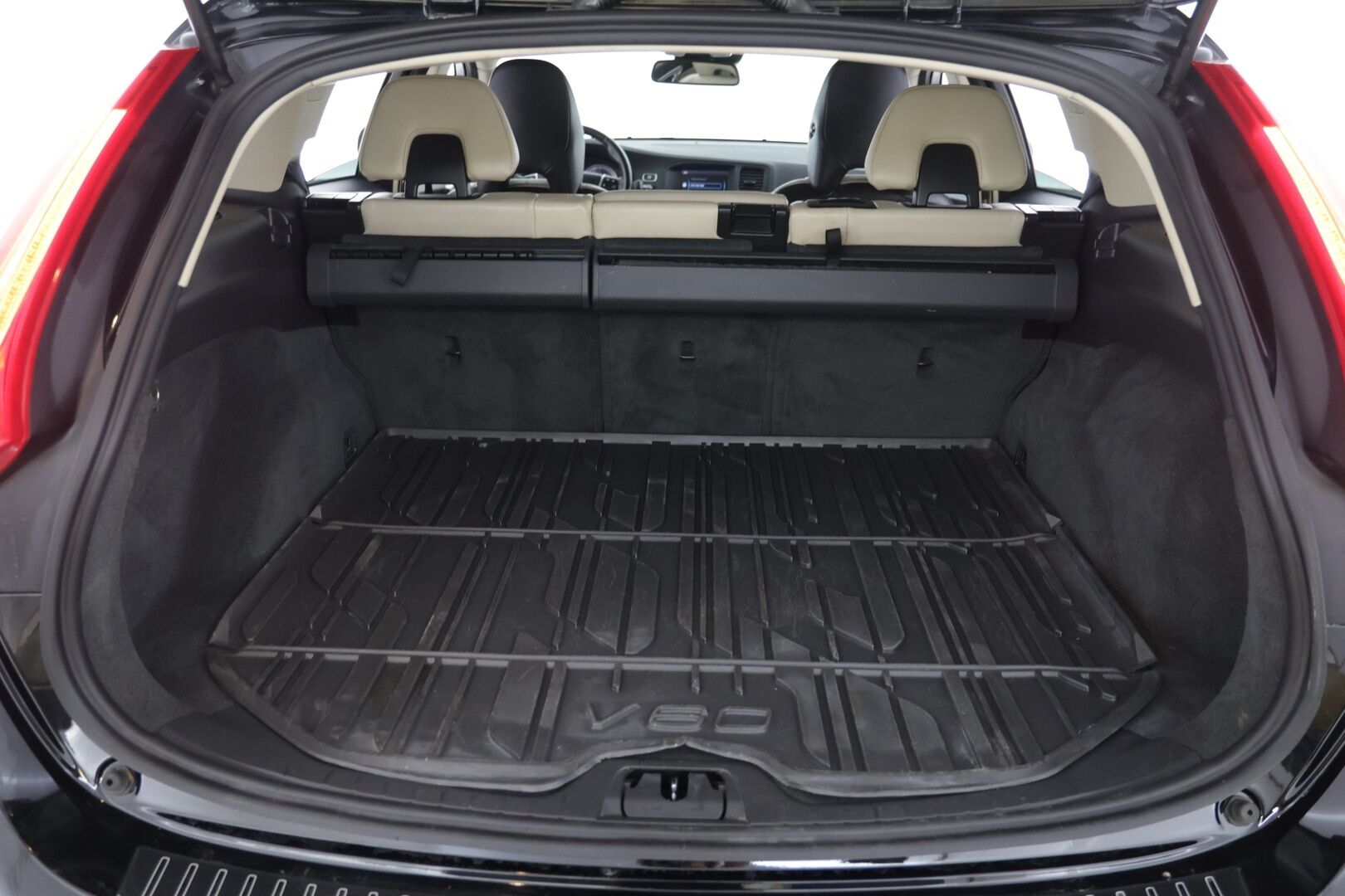 Volvo V60 2012 D5 Summum Business aut - | Muistipenkit | Hifit | Suomi-auto | 