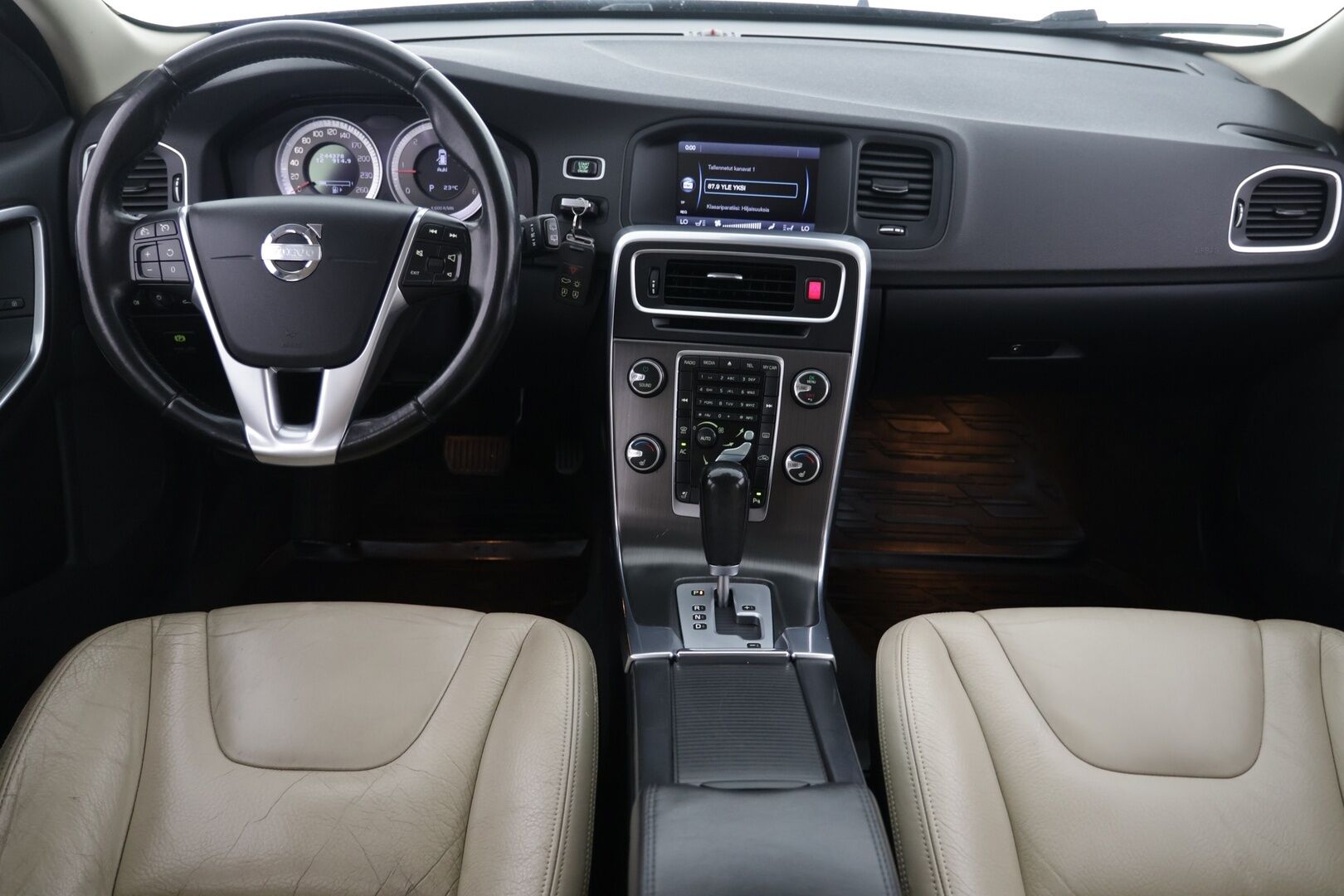 Volvo V60 2012 D5 Summum Business aut - | Muistipenkit | Hifit | Suomi-auto | 