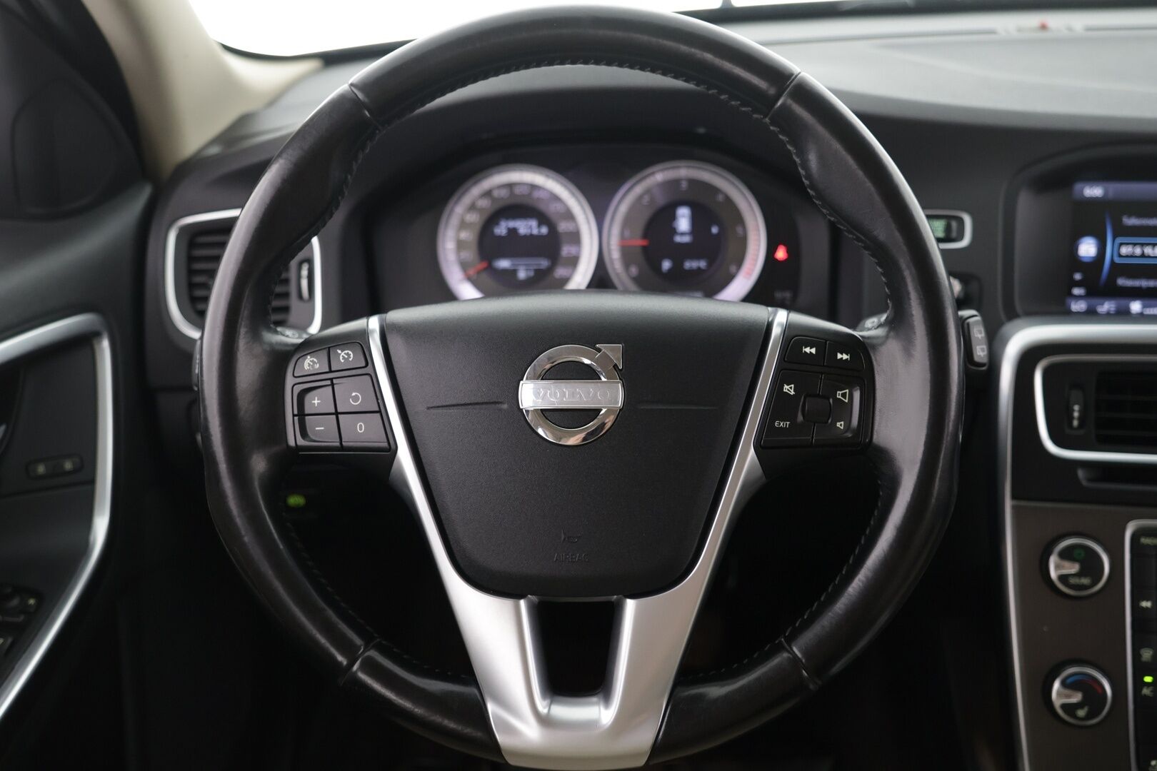 Volvo V60 2012 D5 Summum Business aut - | Muistipenkit | Hifit | Suomi-auto | 