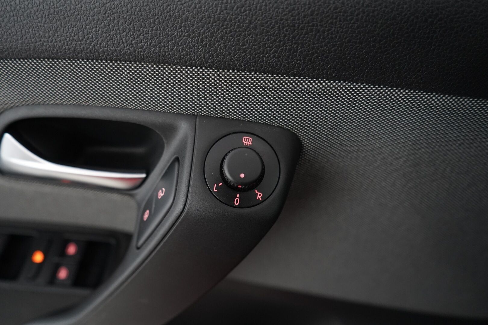 Volkswagen Polo 2012 GTI 1,4 TSI 132 kW (180 hv) DSG-automaatti 4-ov. *Lohko / Xenon / P-Tutka / Apple Carplay & AndroidAuto* - Ketju vaihdettu 145tkm / Kahdet renkaat vanteilla / Suomi-auto