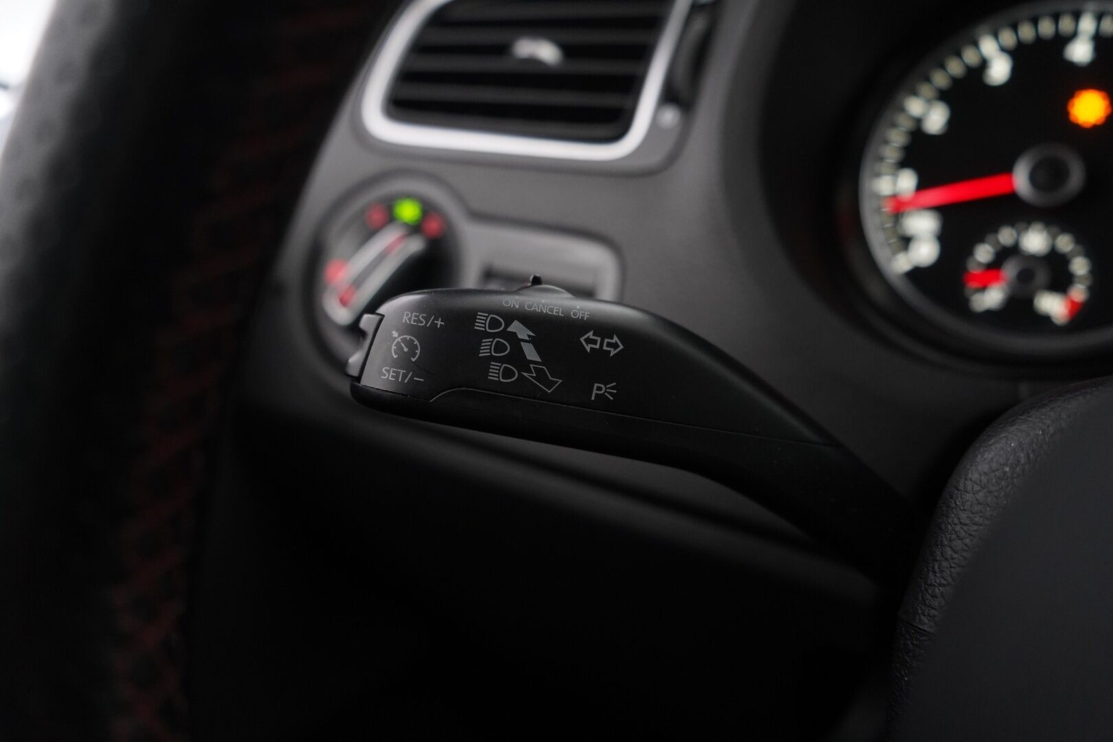 Volkswagen Polo 2012 GTI 1,4 TSI 132 kW (180 hv) DSG-automaatti 4-ov. *Lohko / Xenon / P-Tutka / Apple Carplay & AndroidAuto* - Ketju vaihdettu 145tkm / Kahdet renkaat vanteilla / Suomi-auto