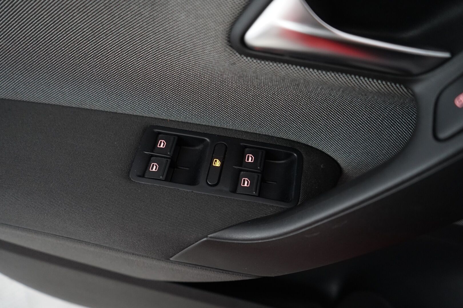 Volkswagen Polo 2012 GTI 1,4 TSI 132 kW (180 hv) DSG-automaatti 4-ov. *Lohko / Xenon / P-Tutka / Apple Carplay & AndroidAuto* - Ketju vaihdettu 145tkm / Kahdet renkaat vanteilla / Suomi-auto