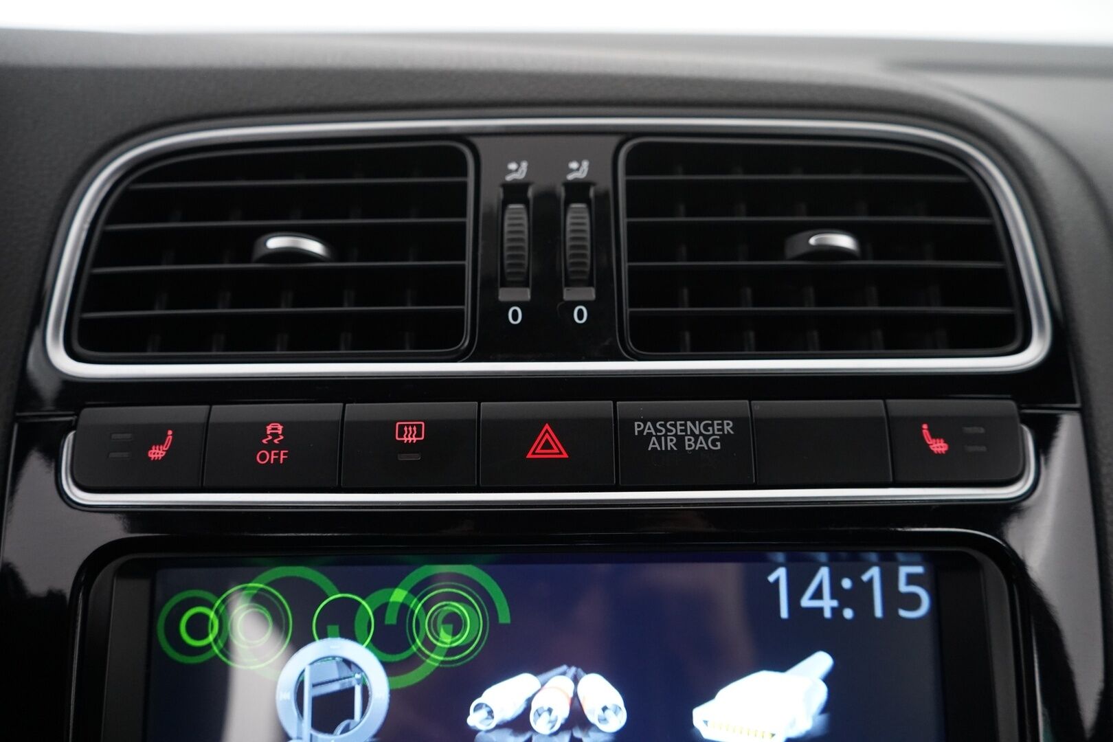 Volkswagen Polo 2012 GTI 1,4 TSI 132 kW (180 hv) DSG-automaatti 4-ov. *Lohko / Xenon / P-Tutka / Apple Carplay & AndroidAuto* - Ketju vaihdettu 145tkm / Kahdet renkaat vanteilla / Suomi-auto