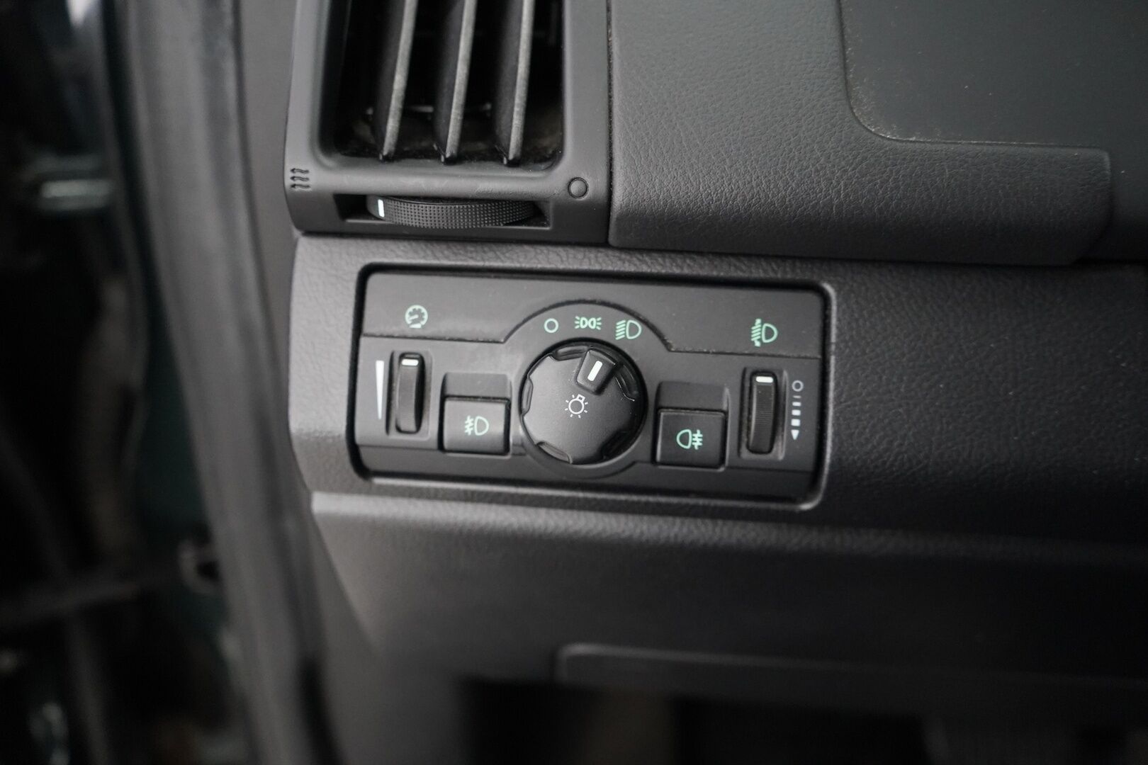 Land Rover Freelander 2012 2 2,2 TD4 S Aut - Suomi- auto | Webasto | Koukku | Alpine Sound System | Kahdet renkaat aluvantein | Seuraava katsastus 05.2027!