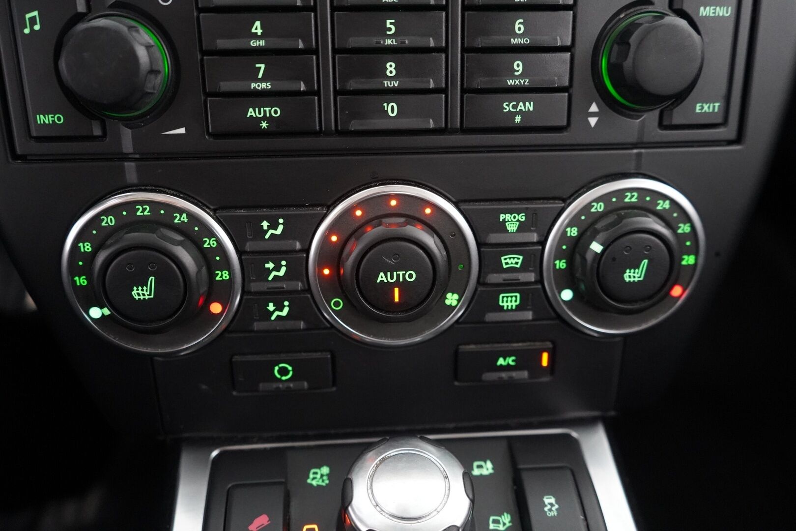 Land Rover Freelander 2012 2 2,2 TD4 S Aut - Suomi- auto | Webasto | Koukku | Alpine Sound System | Kahdet renkaat aluvantein | Seuraava katsastus 05.2027!