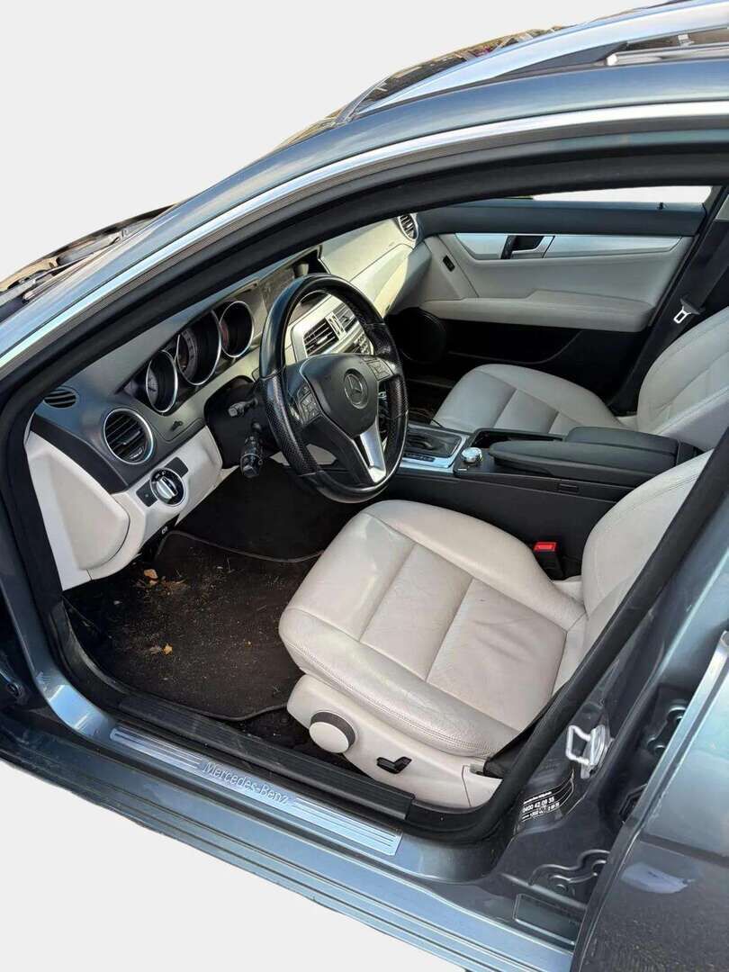 Mercedes-Benz C 2012 250 CDI BE T 4Matic A Premium Business - | Koukku |Suomi-auto | Webasto | Nahkasisusta | Panorama | Navi |