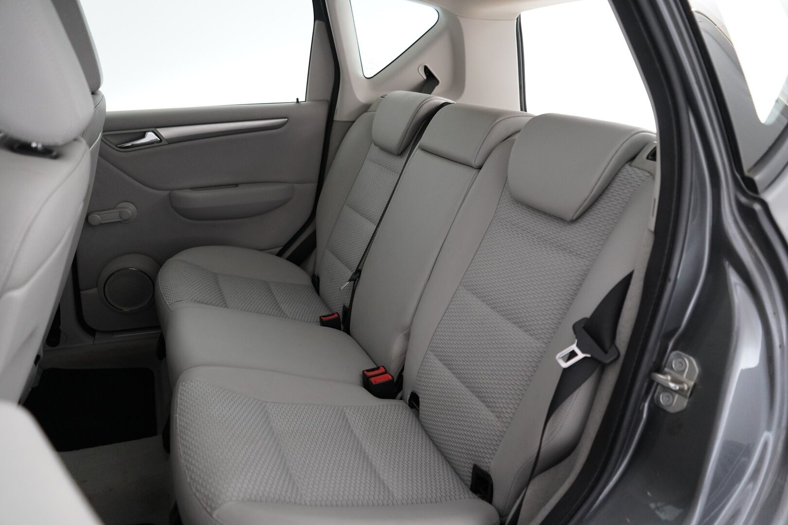 Mercedes-Benz A 2012 160 BE 5D Premium Business * Vakkari / Puolinahat / Tutkat / Penkinlämmittimet / Ilmastointi * - Suomi-auto / Kadet OEM vanteet / 1 / 26 Katsastettu / Myydään juuri huollettuna