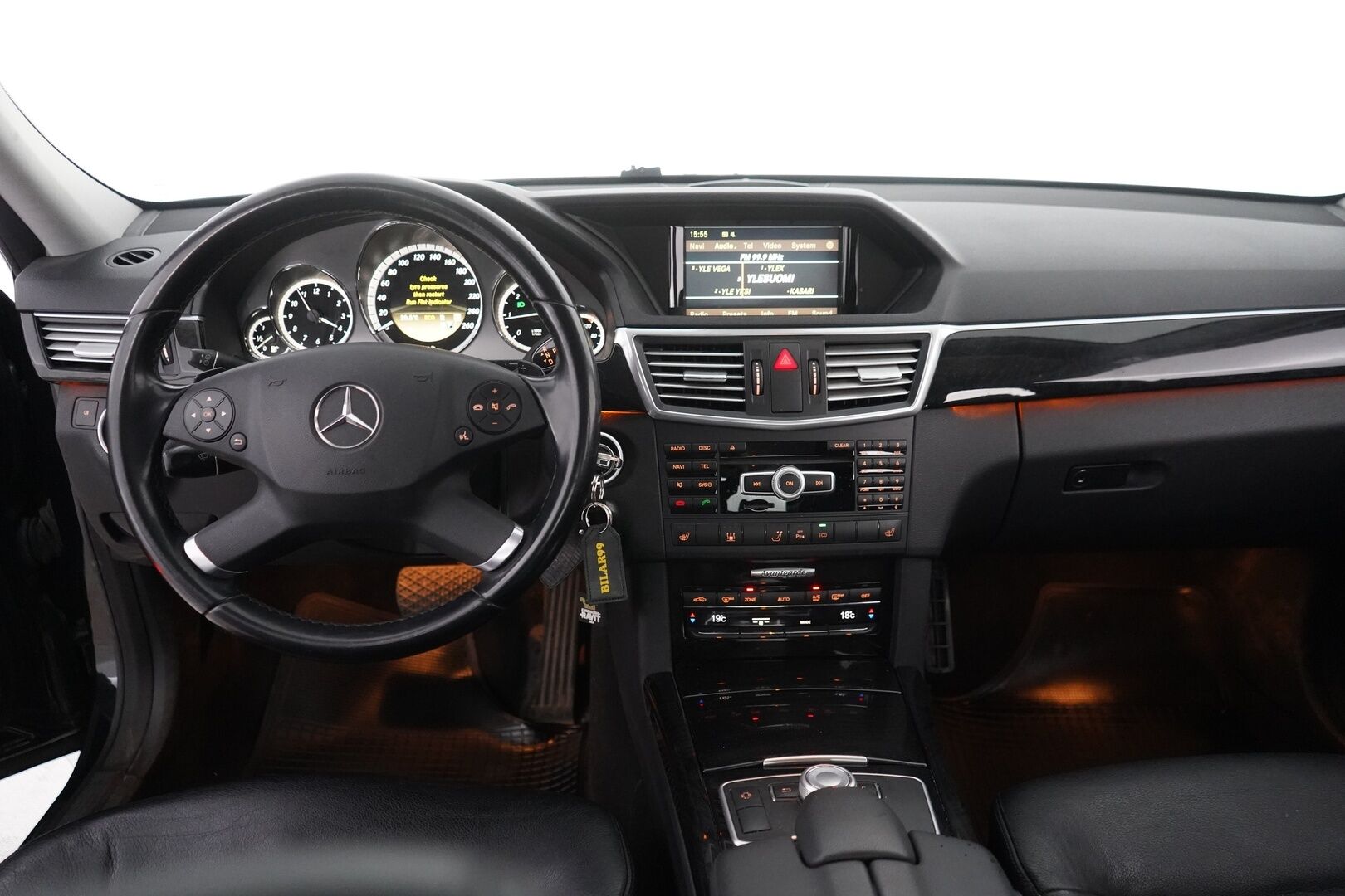 Mercedes-Benz E 2012 220 CDI BE A Premium Business *Yritys Outlet- Myydään vain yrityksille!* - Yritys Outlet- Myydään vain yrityksille | Webasto | Sähköinen koukku | Nahat | Osasähkö | Tutkat | Kahdet renkaat alumiinivantein | Siisti