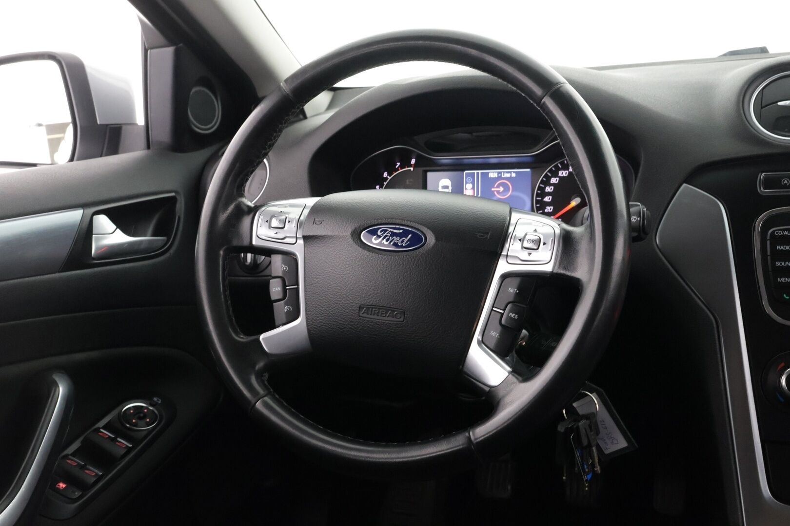 Ford Mondeo 2013 1,6 EcoBoost 160 hv Titanium M6 5-ovinen - | Myynnissä Huutokaupat.com | Vakionopeudensäädin | Kaistavahti | Lohkolämmitin | Lämmitettävä tuulilasi & etupenkit | Kuolleenkulman varoitin | 