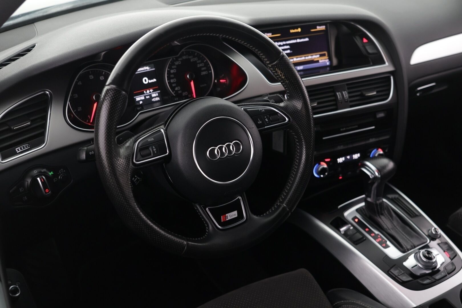 Audi A4 2012 Sedan LE 2,0 TFSI 155 kW quattro S tronic | Myynnissä Huutokaupat.com! - Myynnissä Huutokaupat.com! | S-Line | Lohkolämmitin | Vakionopeudensäädin |