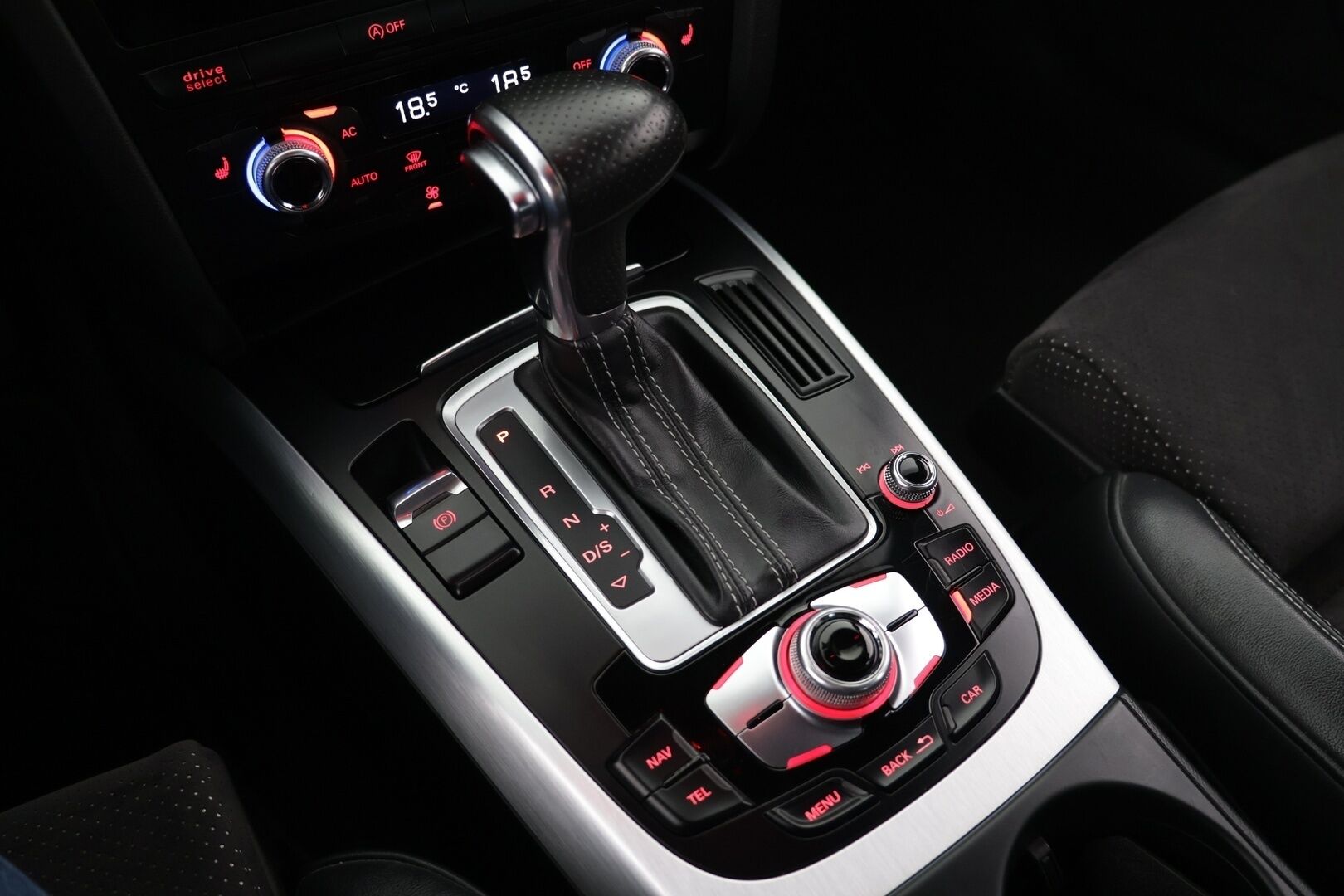 Audi A4 2012 Sedan LE 2,0 TFSI 155 kW quattro S tronic | Myynnissä Huutokaupat.com! - Myynnissä Huutokaupat.com! | S-Line | Lohkolämmitin | Vakionopeudensäädin |